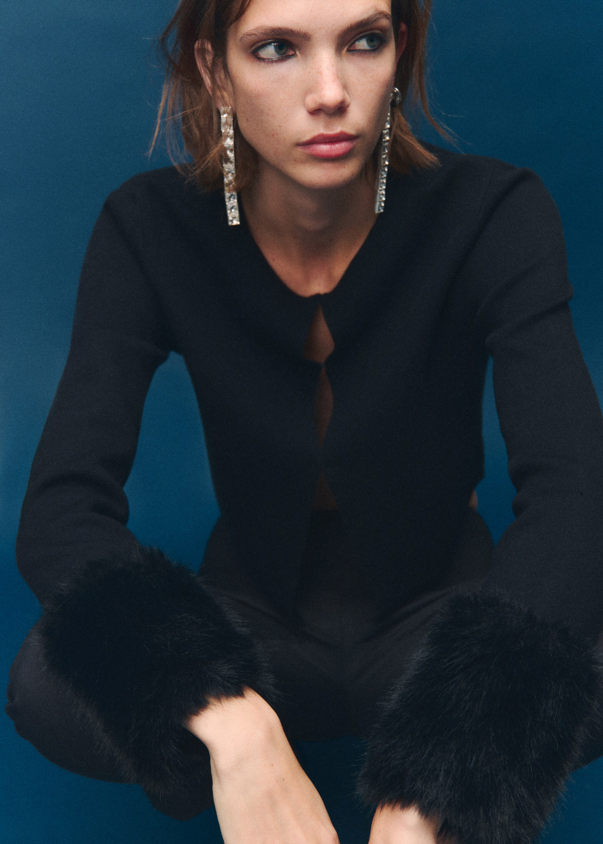 Cardigan with fur-effect cuffs - Details of the article 2, Black. Ref: 17089105-00.