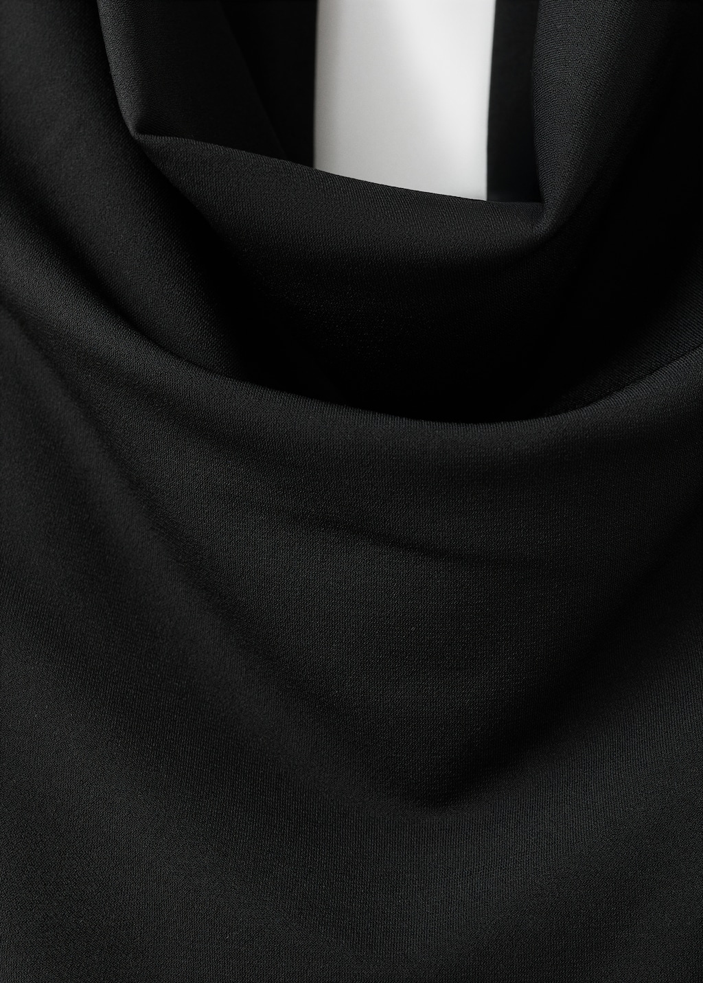 Halter-neck jumpsuit with scarf