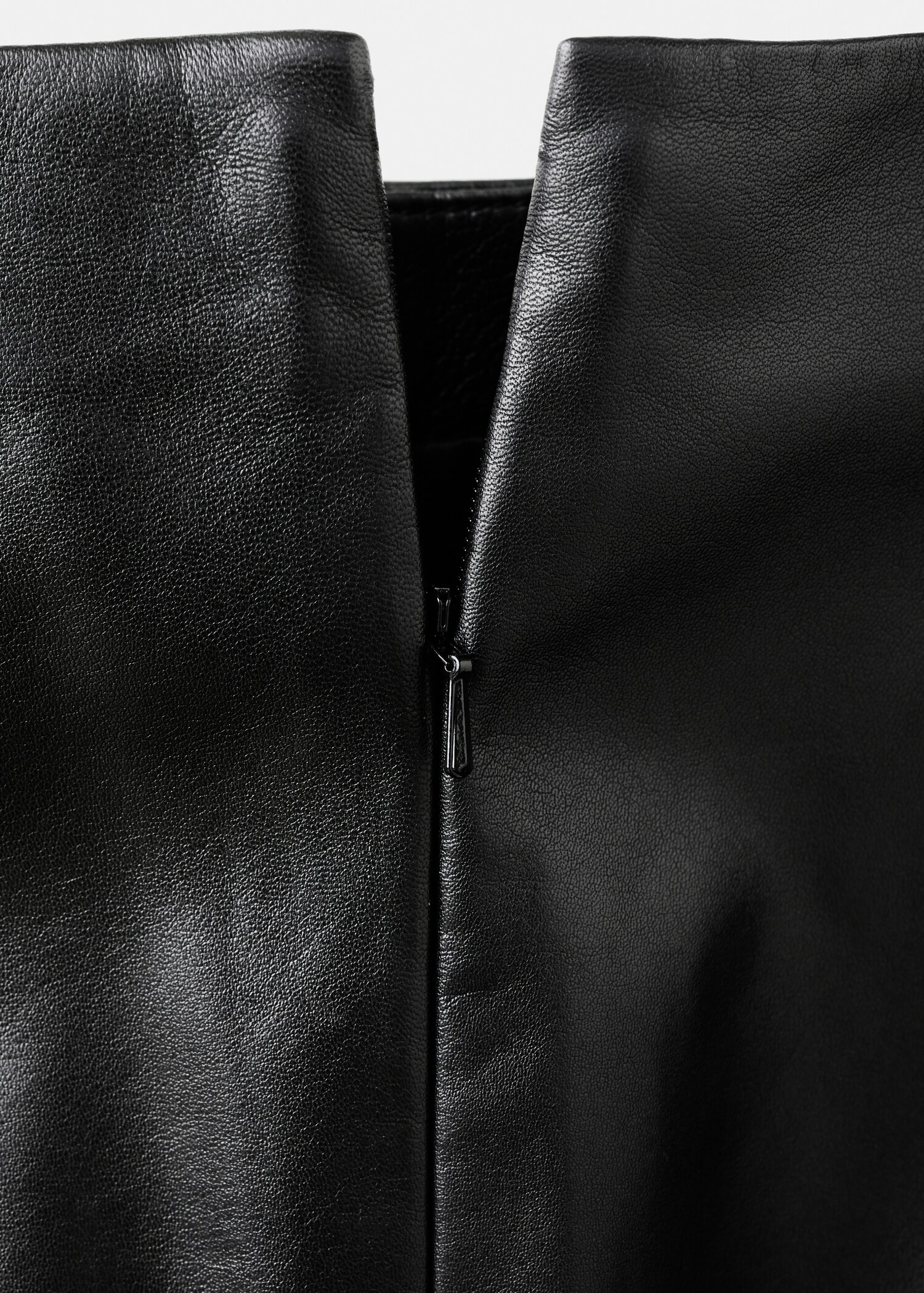 Leather pencil skirt - Details of the article 0