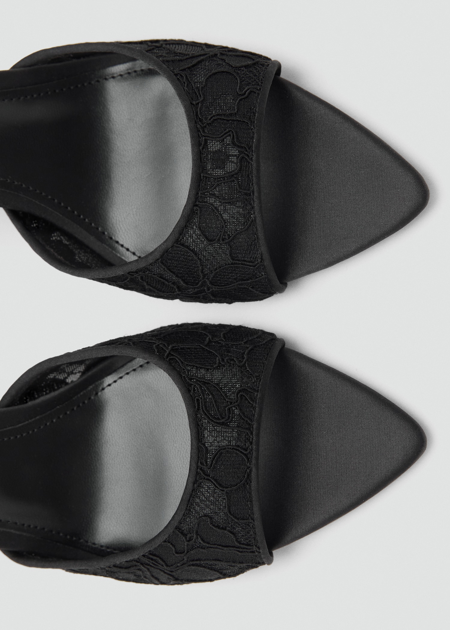 Lace heeled sandals - Details of the article 2