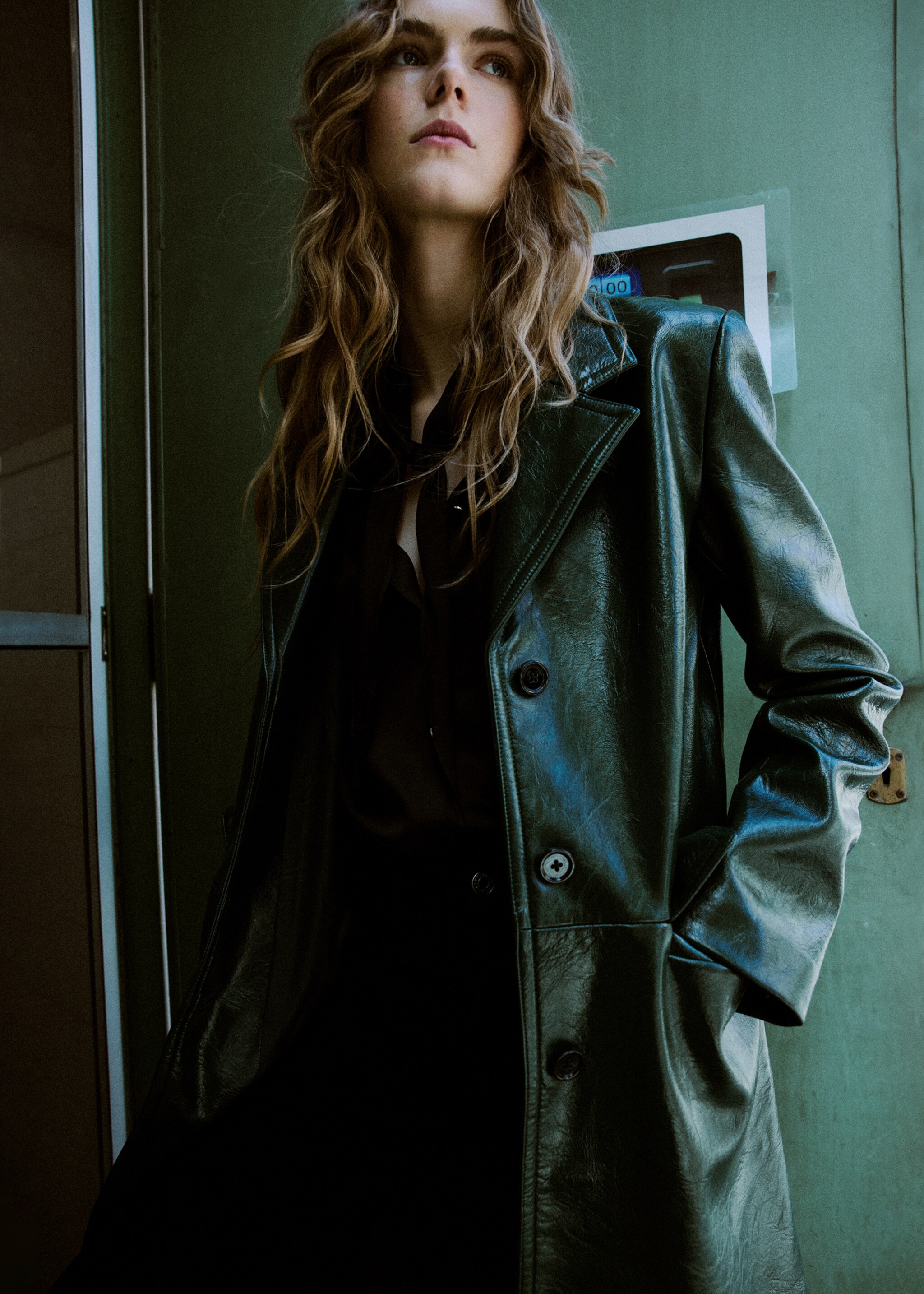 Long faux leather effect coat - Details of the article 6, Green. Ref: 17089210-00.