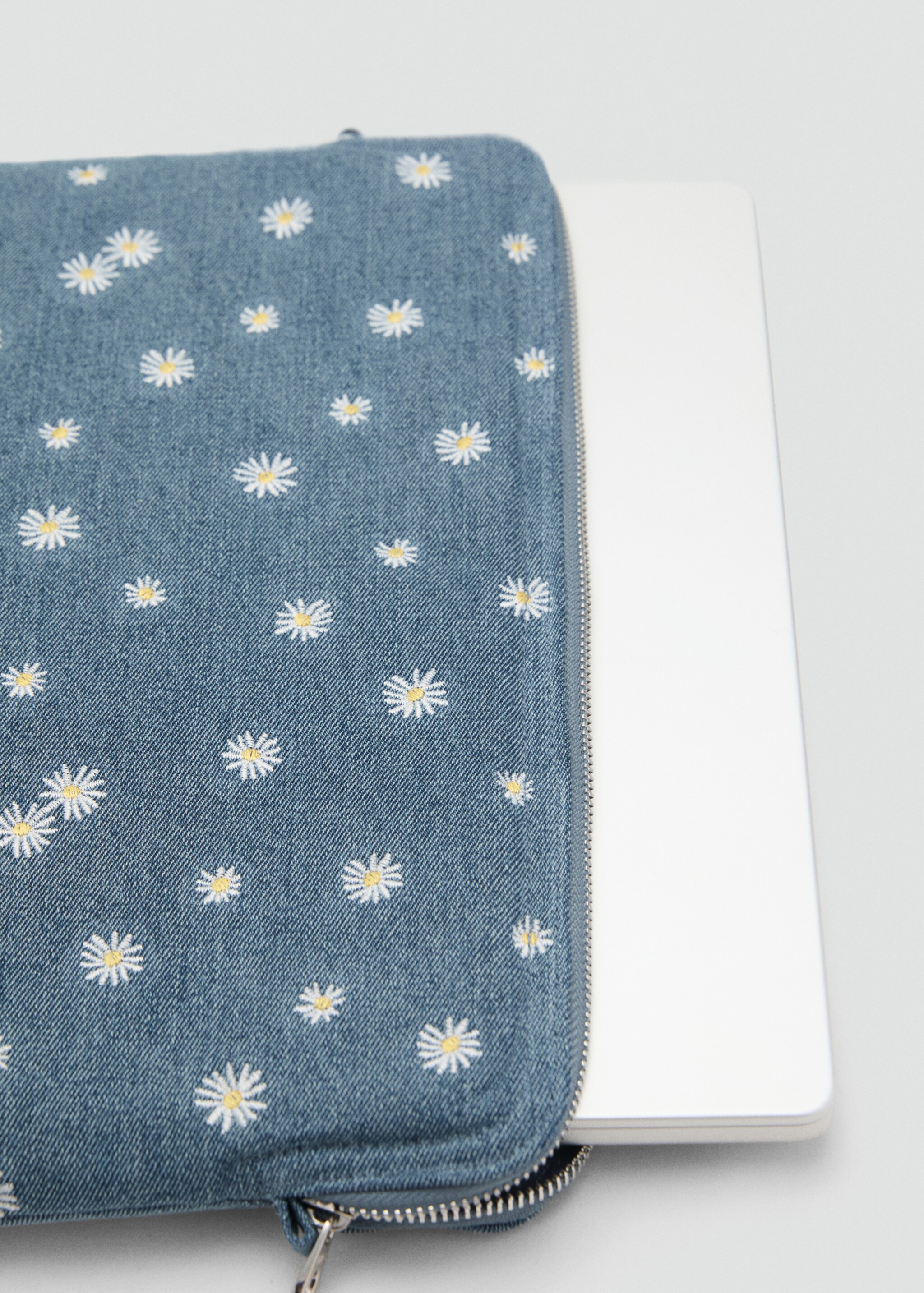 Housse denim broderie de fleurs - Détail de l'article 1