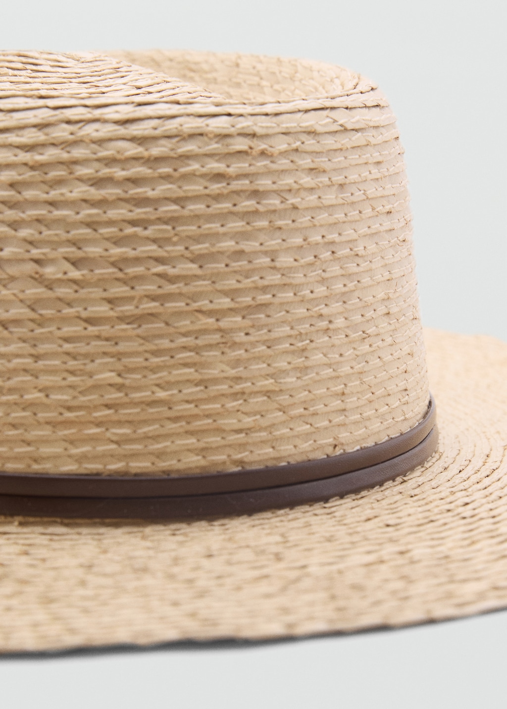 Natural fiber hat with contrasting ribbon