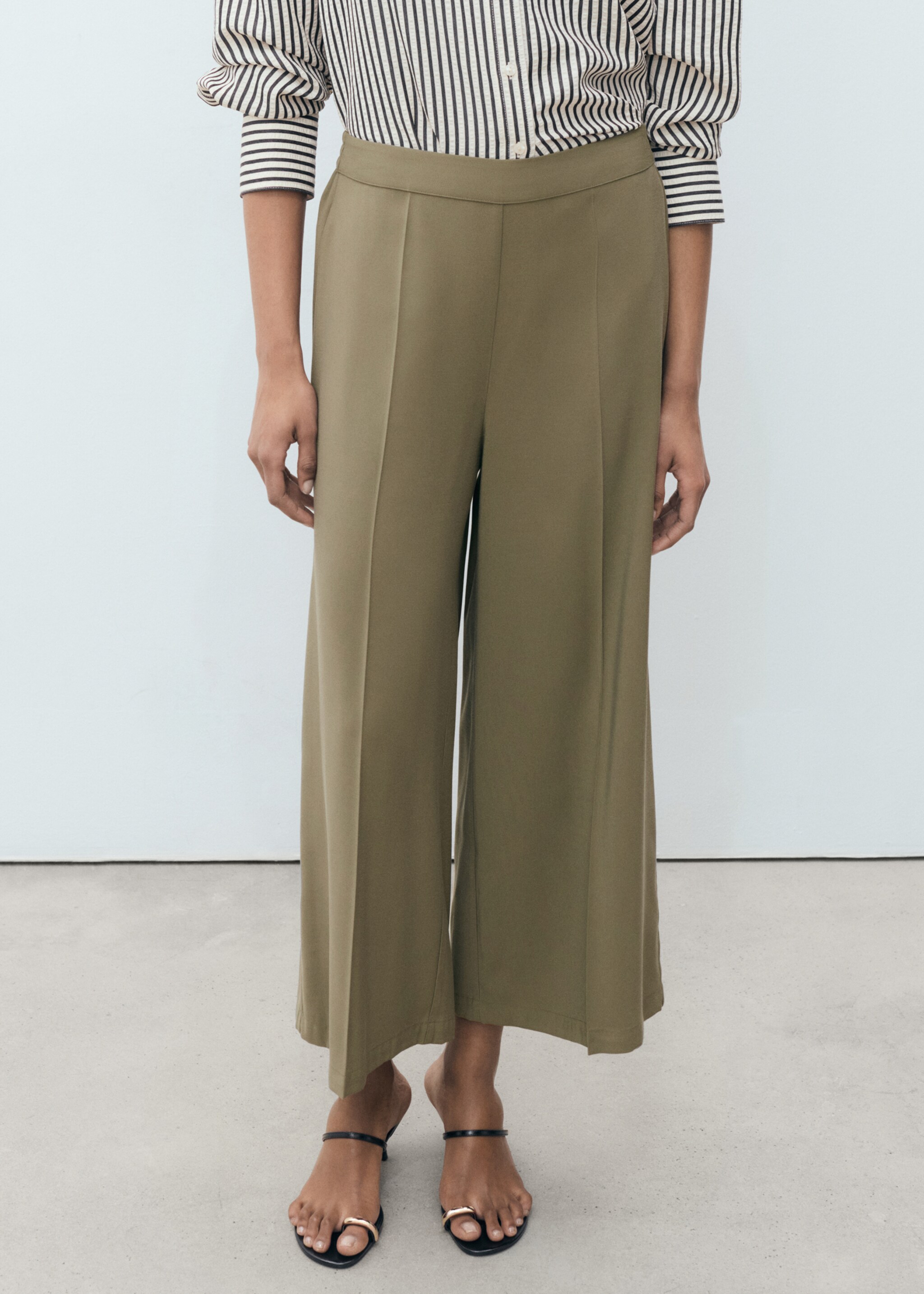 Flowy palazzo trousers - Medium plane, Khaki. Ref: 17091129-00.