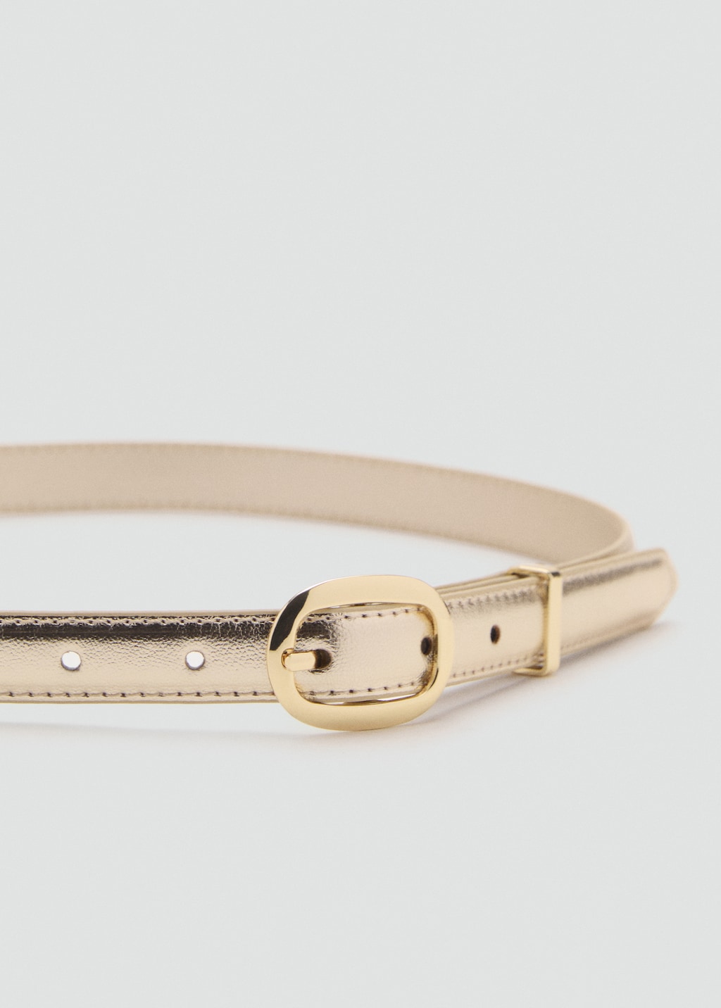 Metallic belt with oval buckle