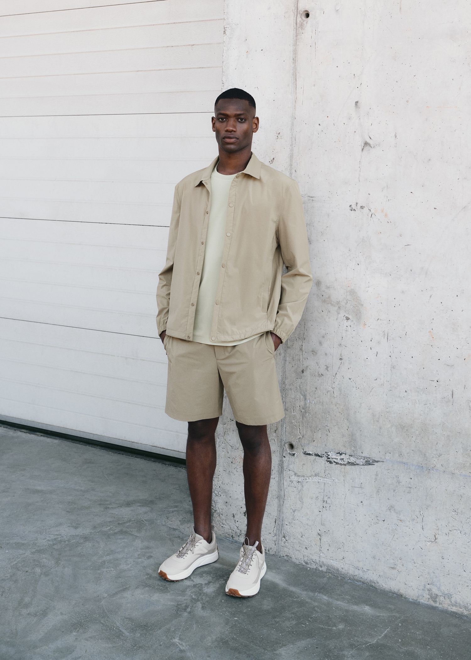 Outfit Bermuda Short Y Camisa Hombre Outfit Bermuda Beige Camisas