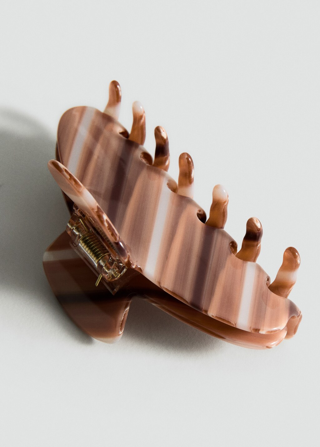 Two-tone striped hair clip