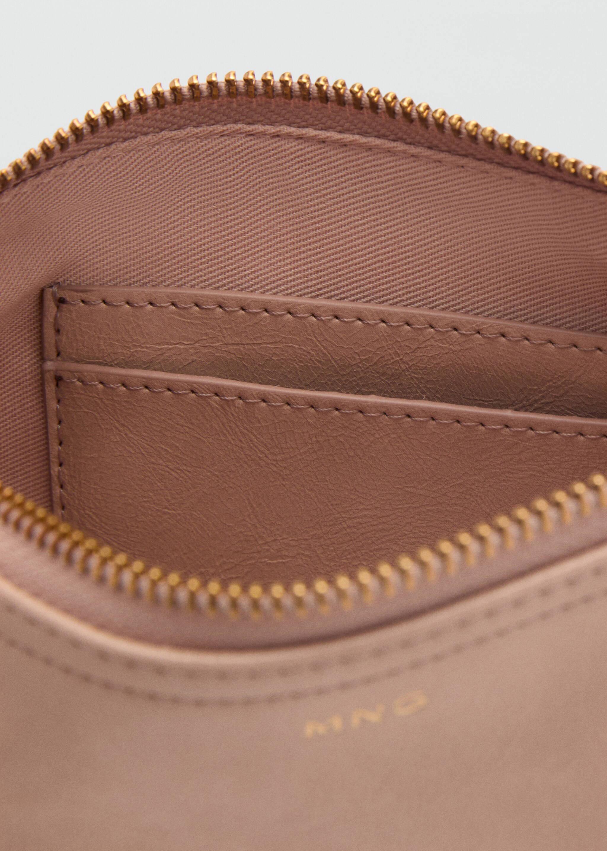 Tumbled leather-effect clutch - Details of the article 1