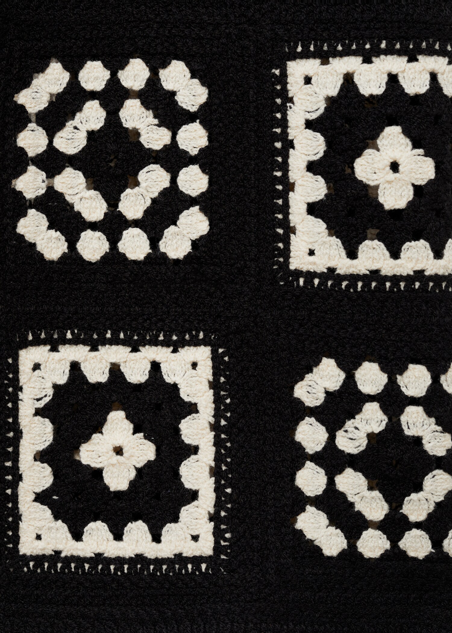 Crochet knitted waistcoat - Details of the article 0