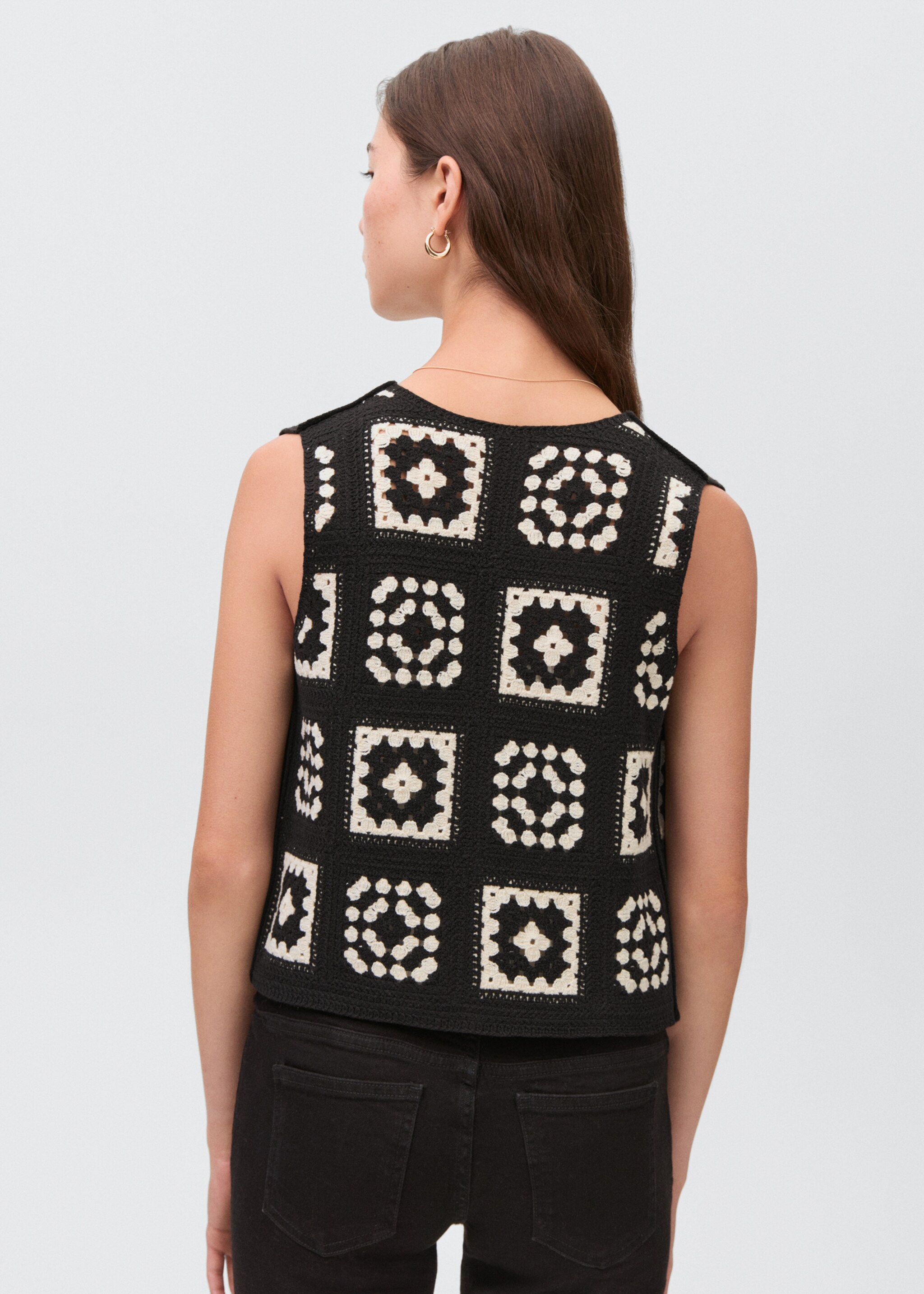 Crochet knitted waistcoat - Reverse of the article