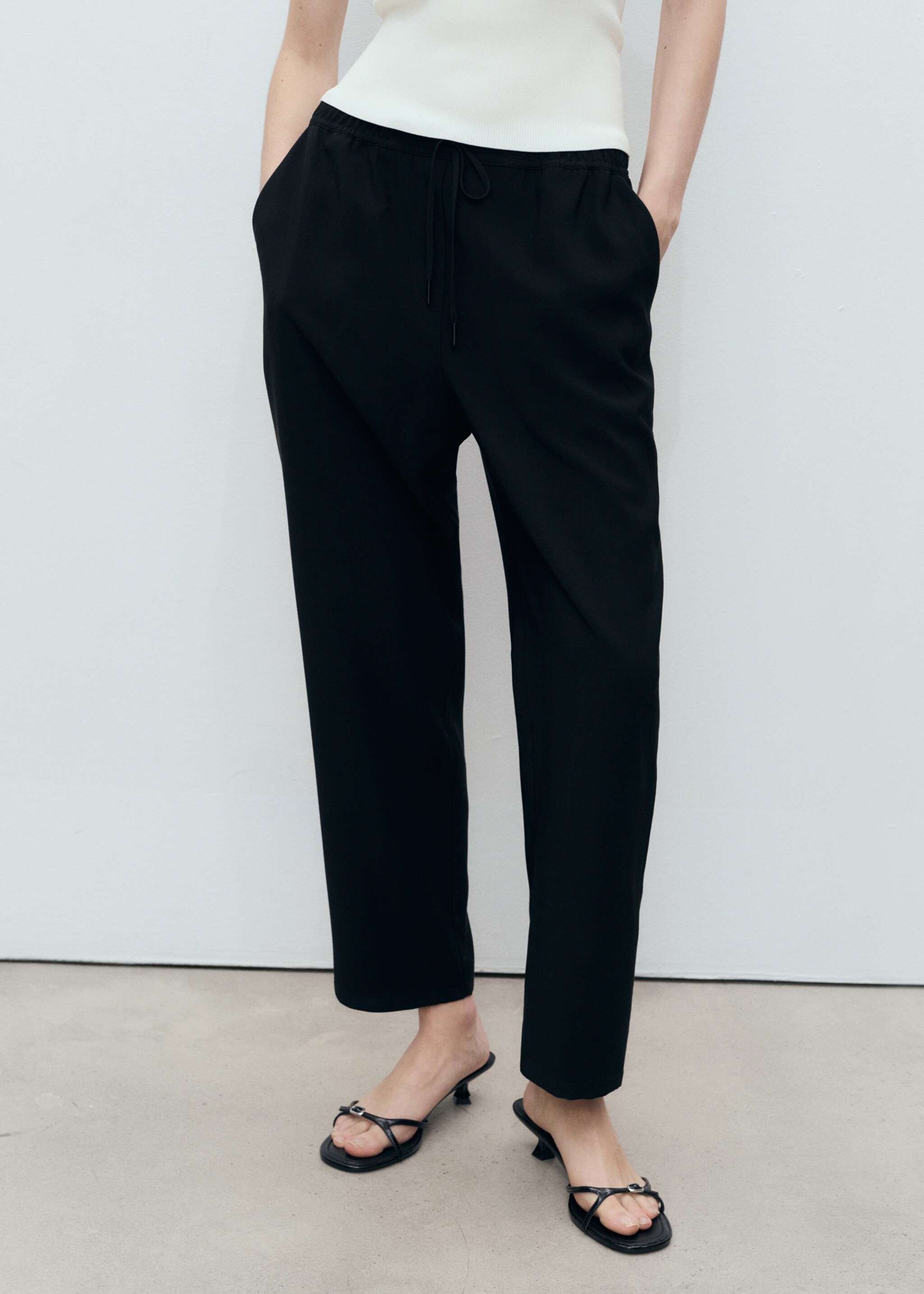 Pantalón fluido cordón - Plano medio