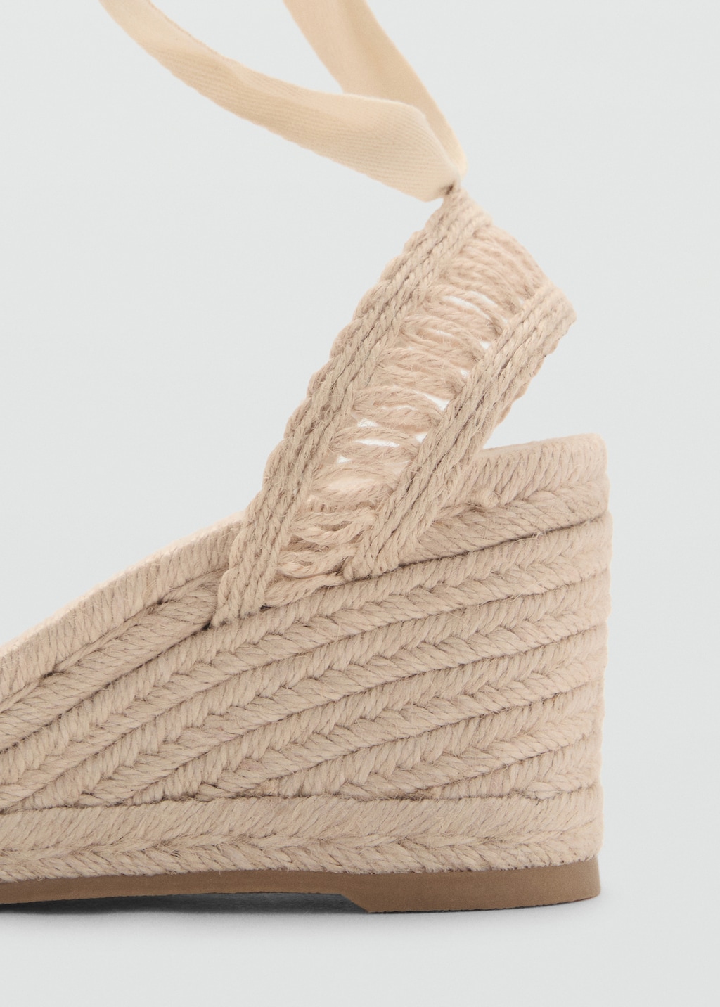 Jute wedges with straps