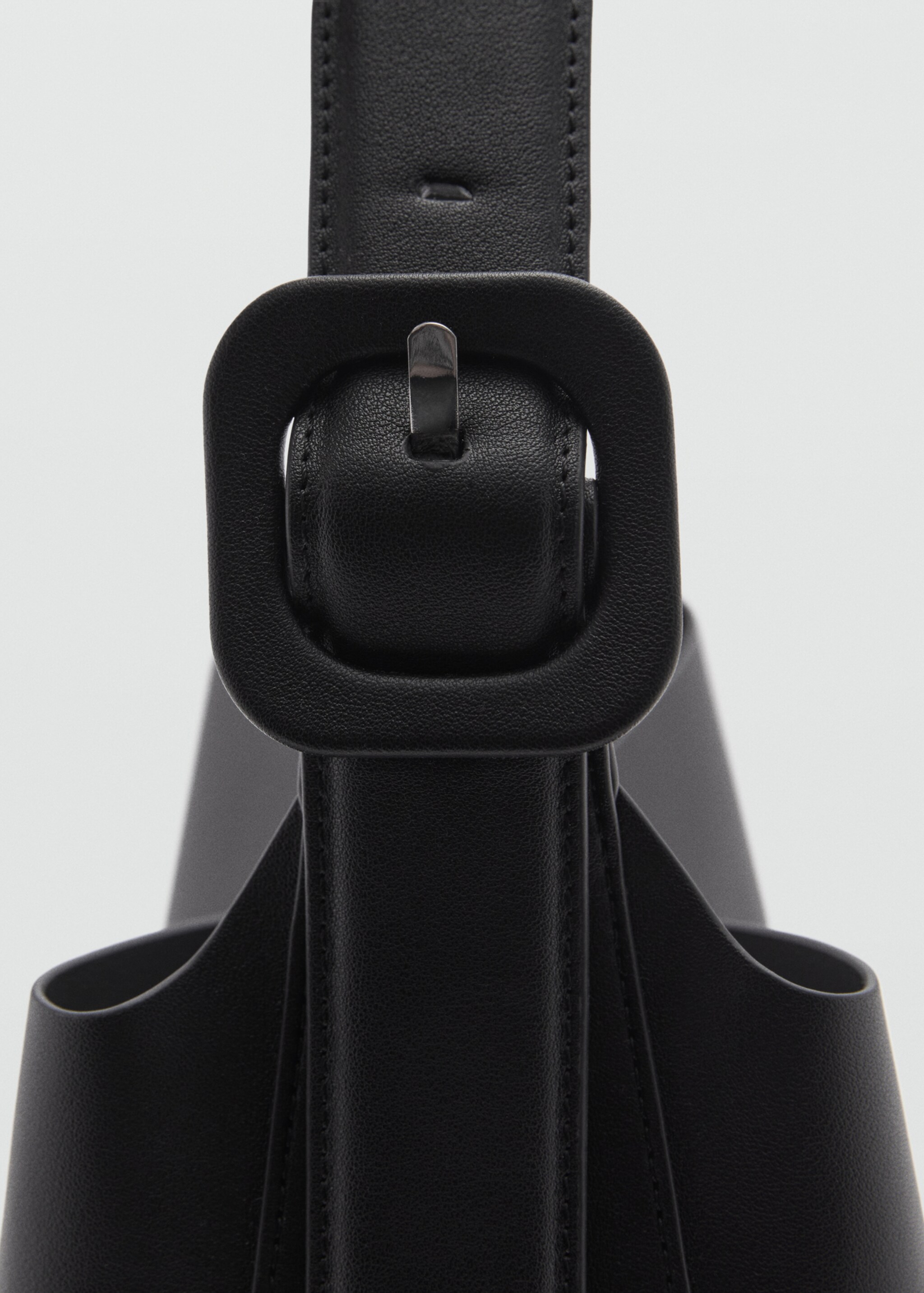 Bucket bag with buckle - Details of the article 1