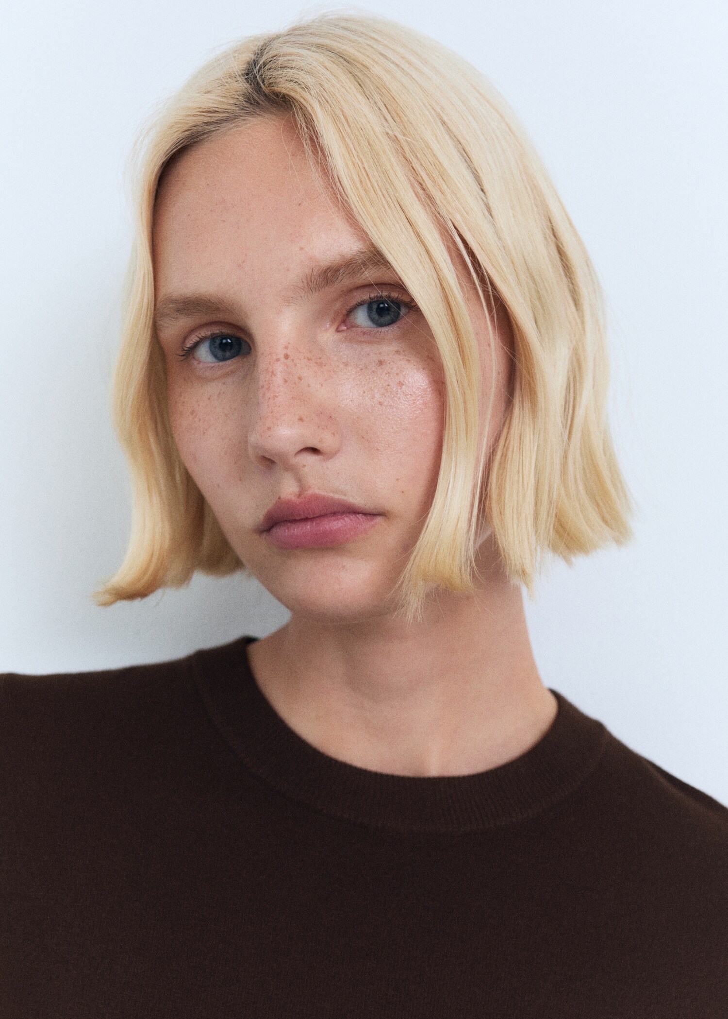 Short-sleeved fine-knit sweater - Details of the article 1
