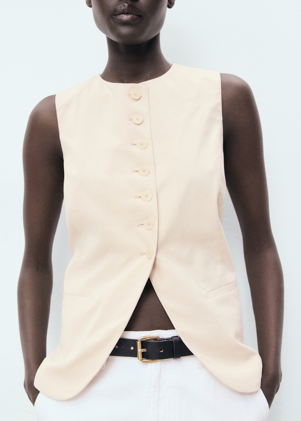 Suit vest with buttons