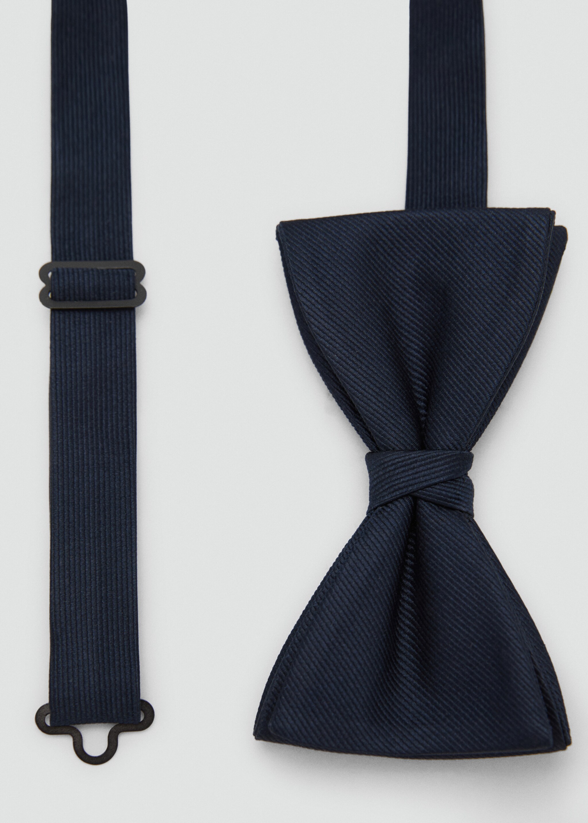 Classic bow tie with microstructure - Medium plane