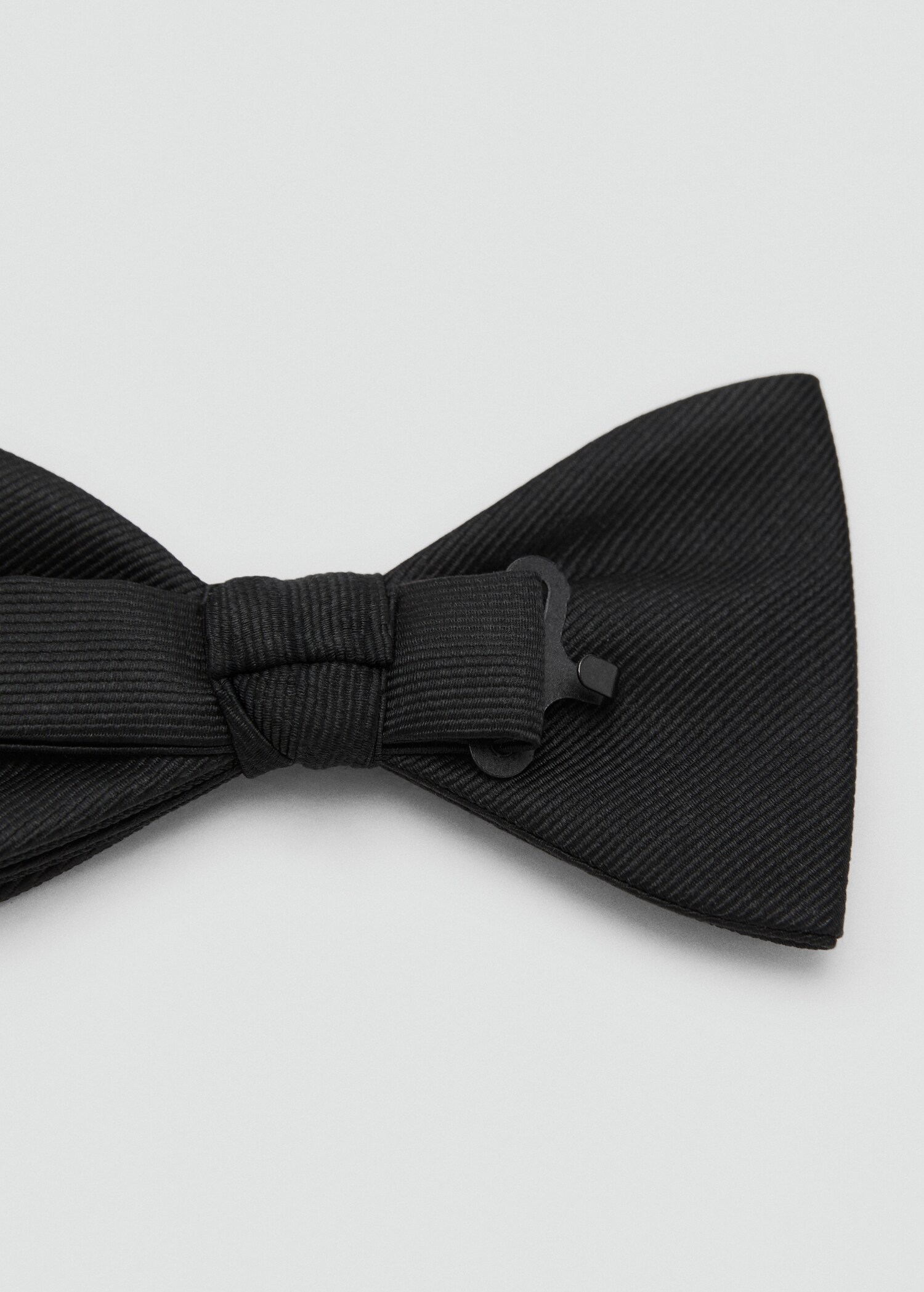 Classic bow tie with microstructure - Details of the article 1