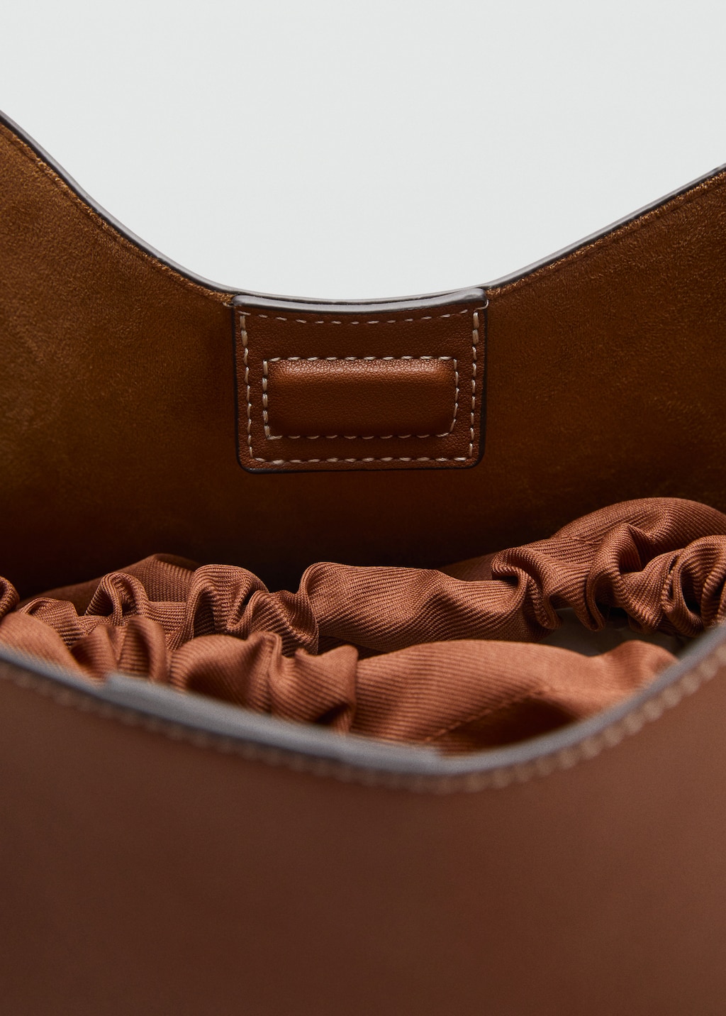 Shopper bag with buckle