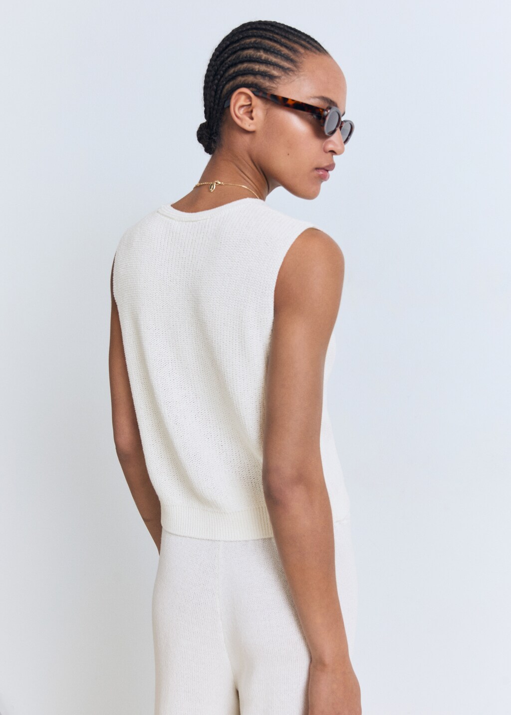 Knitted vest with lace pattern - image 3