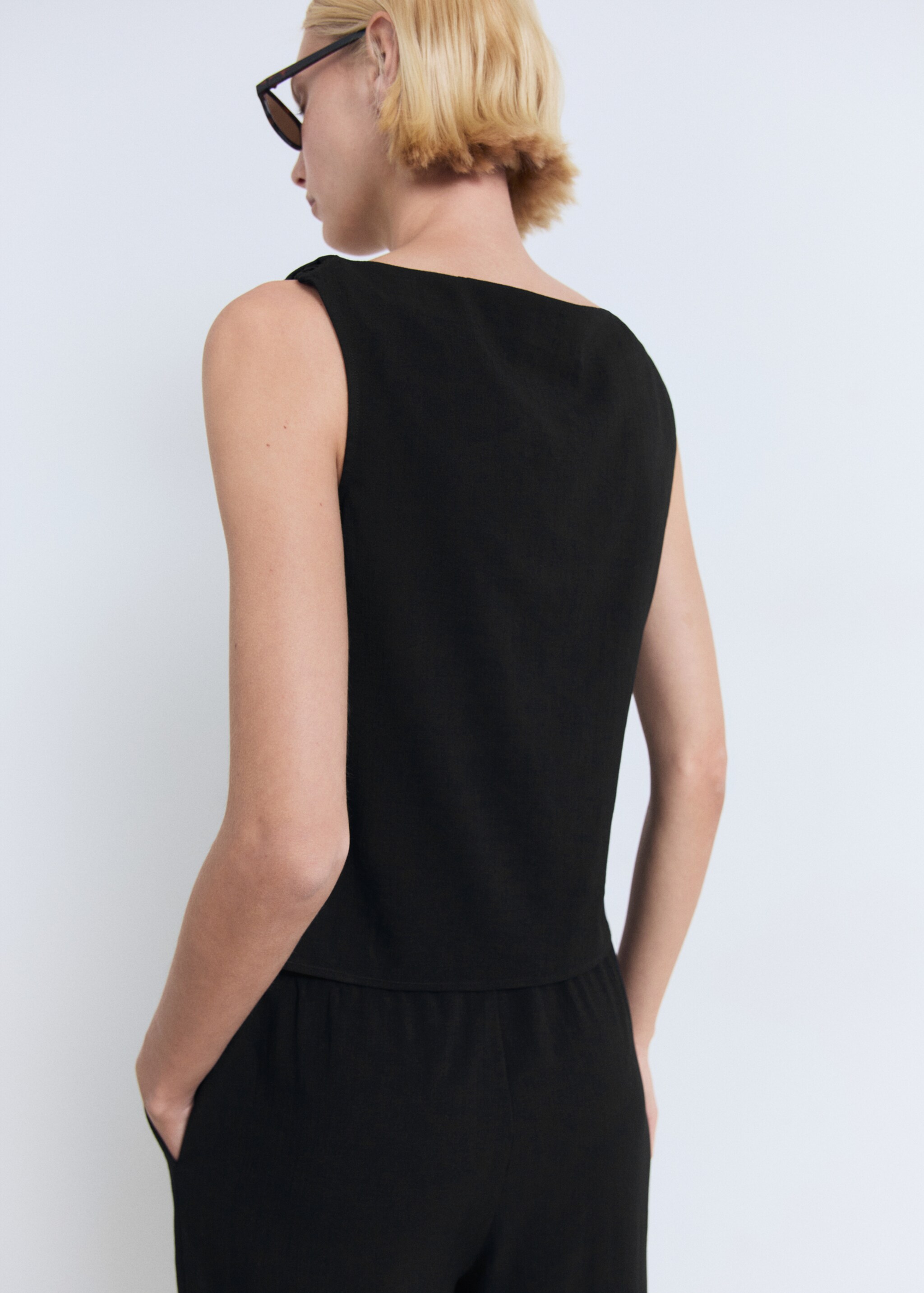 Drawstring straight trousers - Reverse of the article