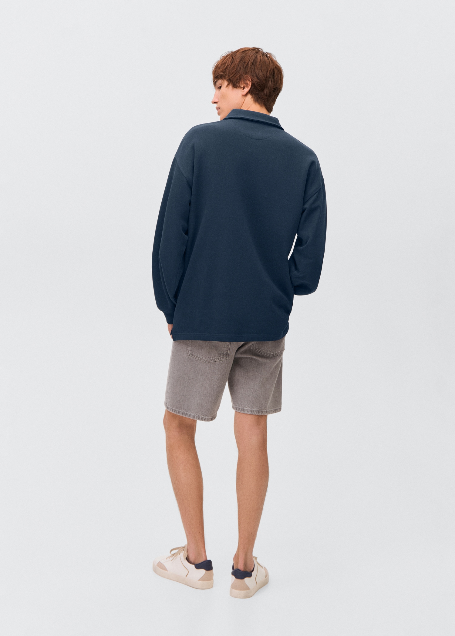 Polo-neck sweatshirt - Reverse of the article