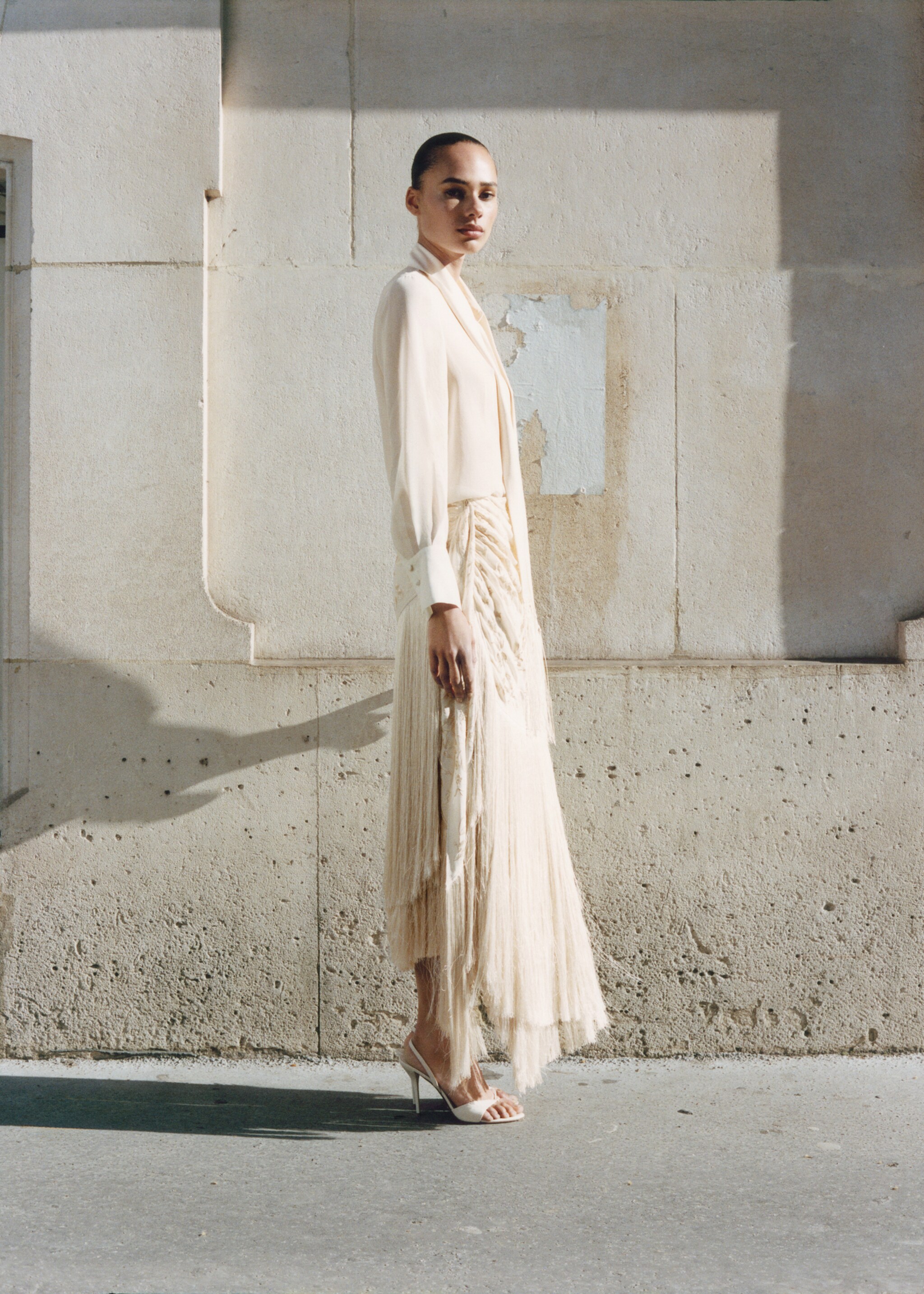 Pareo-style skirt with embroidered fringe - Details of the article 2