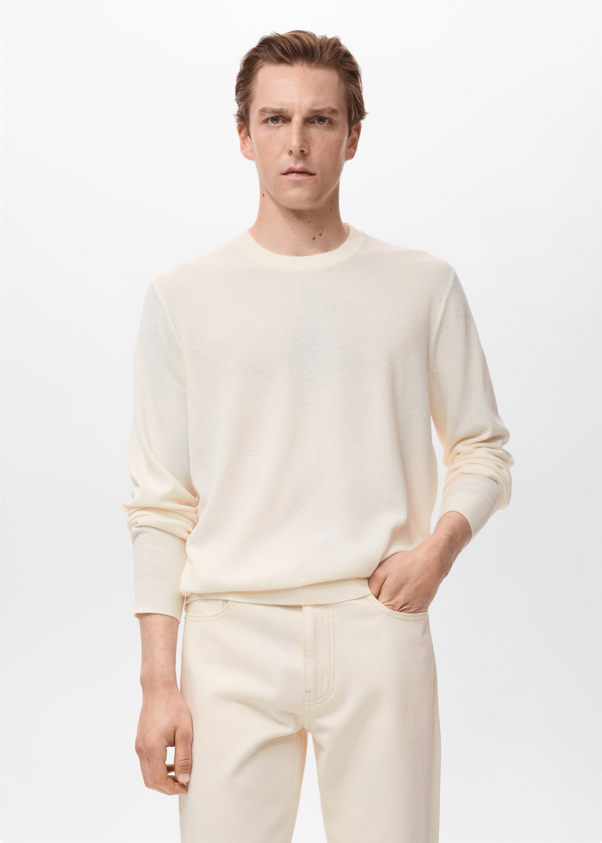 Pull-over en maille fine - Plan moyen