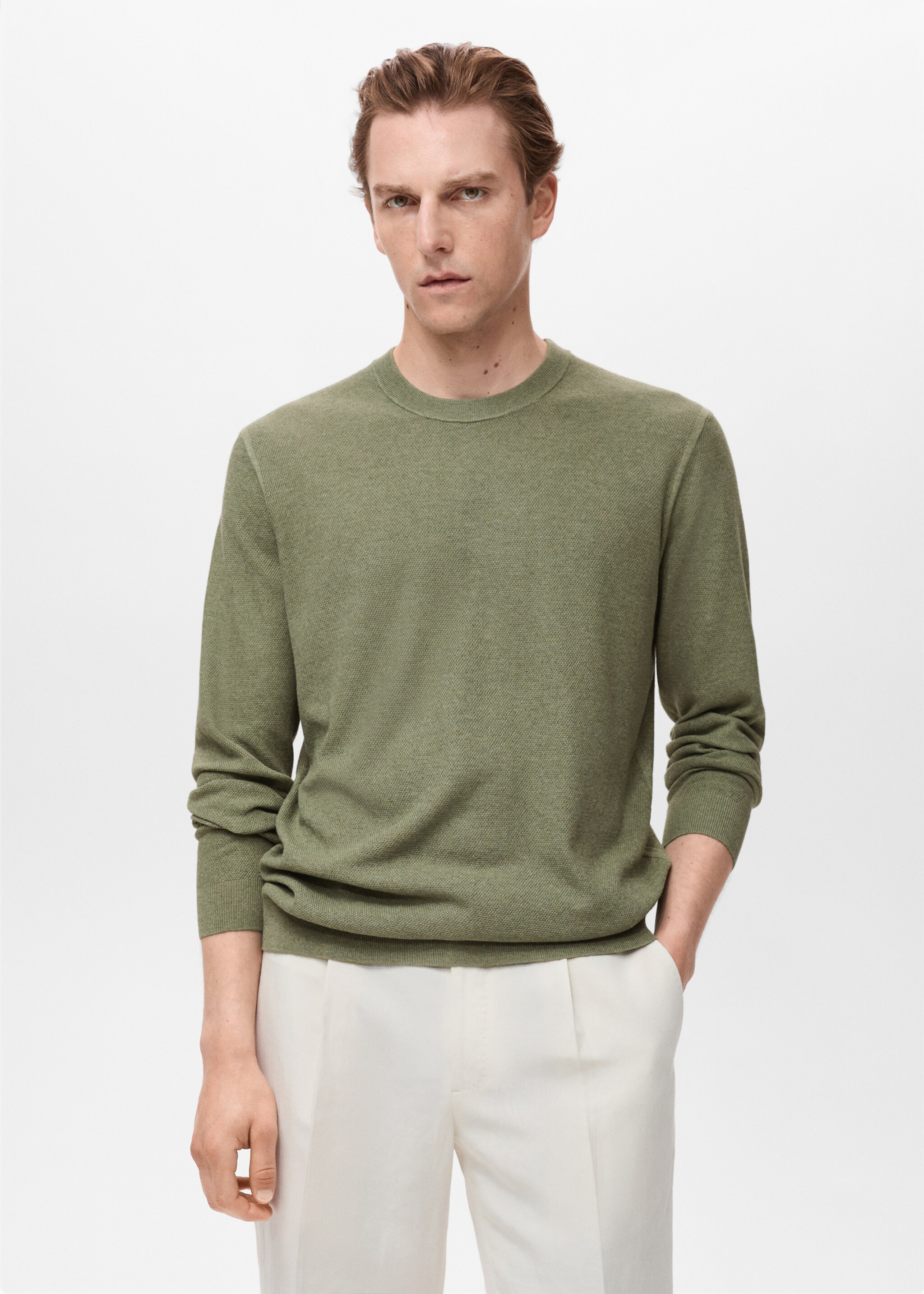 Pull-over en maille fine - Plan moyen
