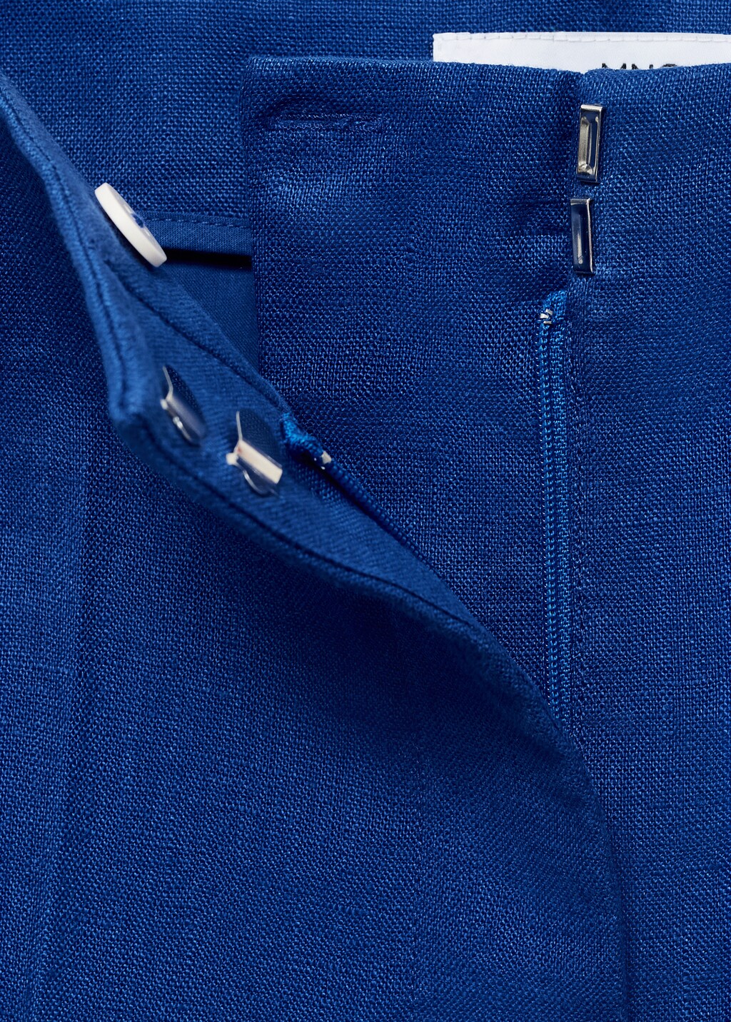 Linen straight-fit mid-rise shorts