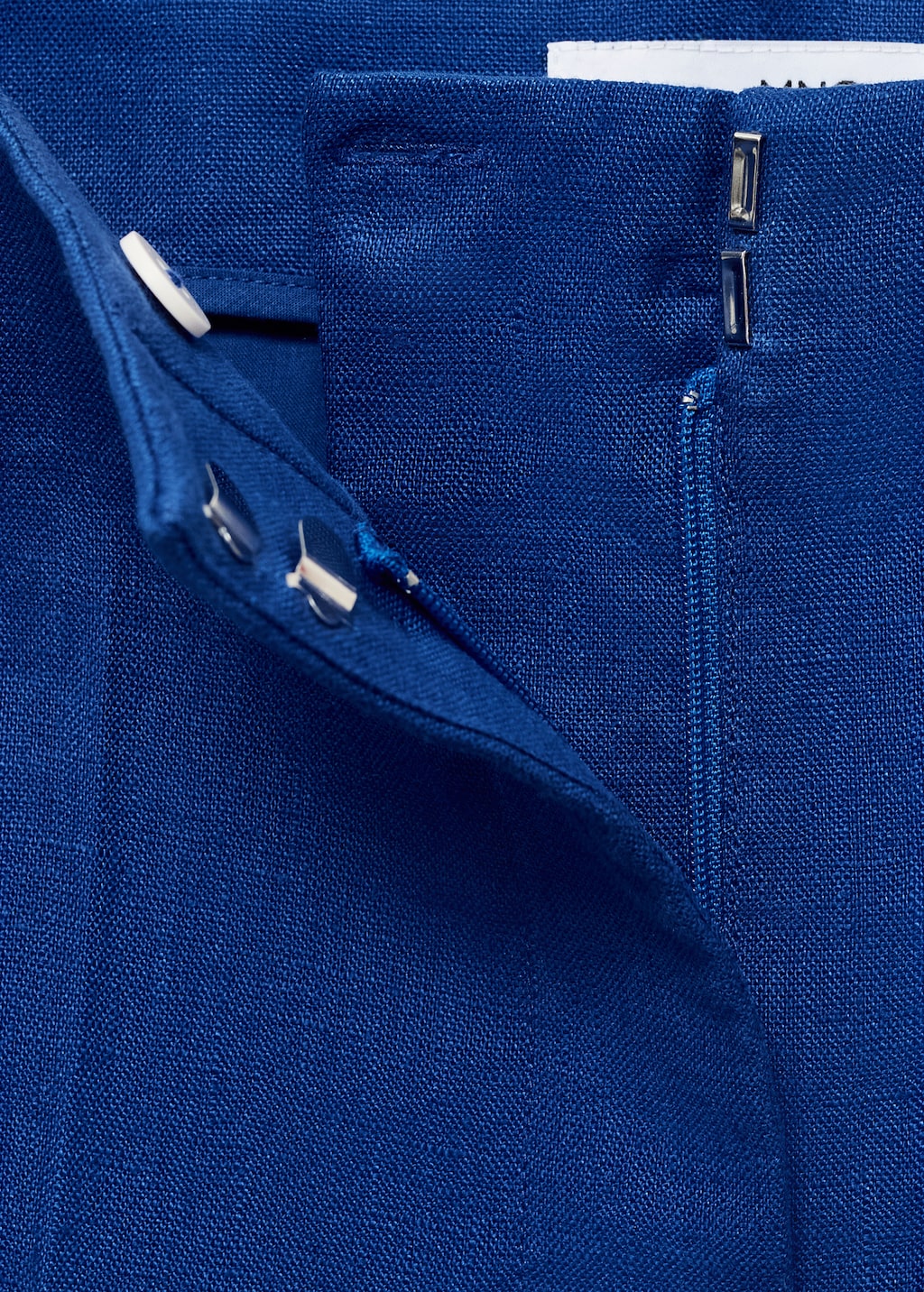 Linen straight-fit mid-rise shorts