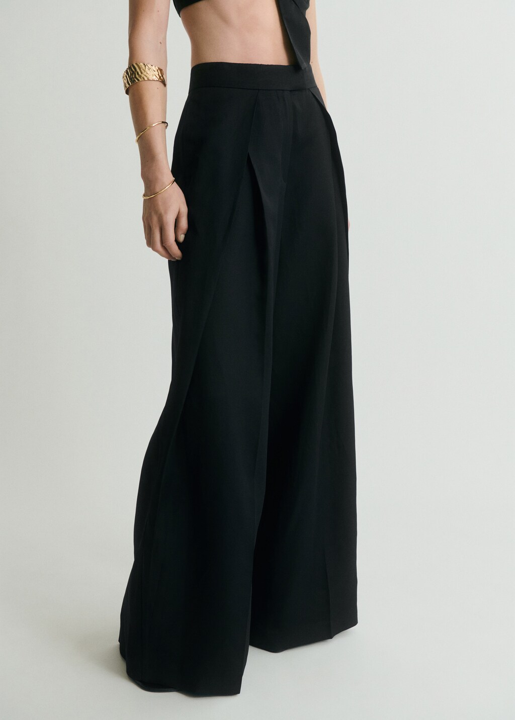 Wide leg pleated pants - Women | MANGO USA