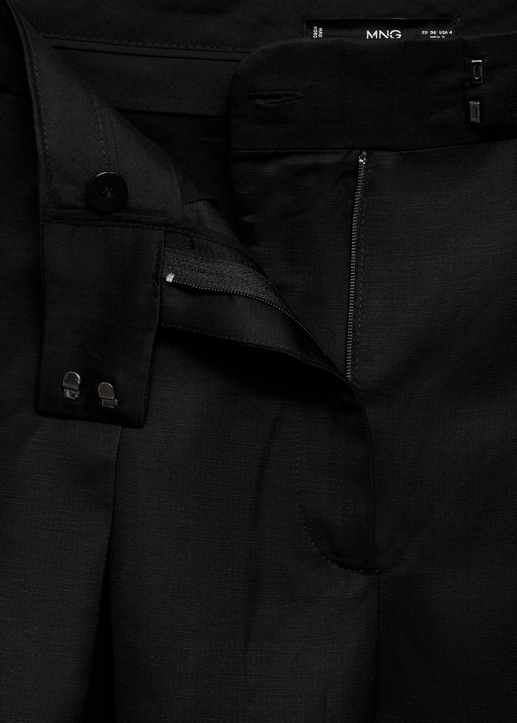 Wide leg pleated pants