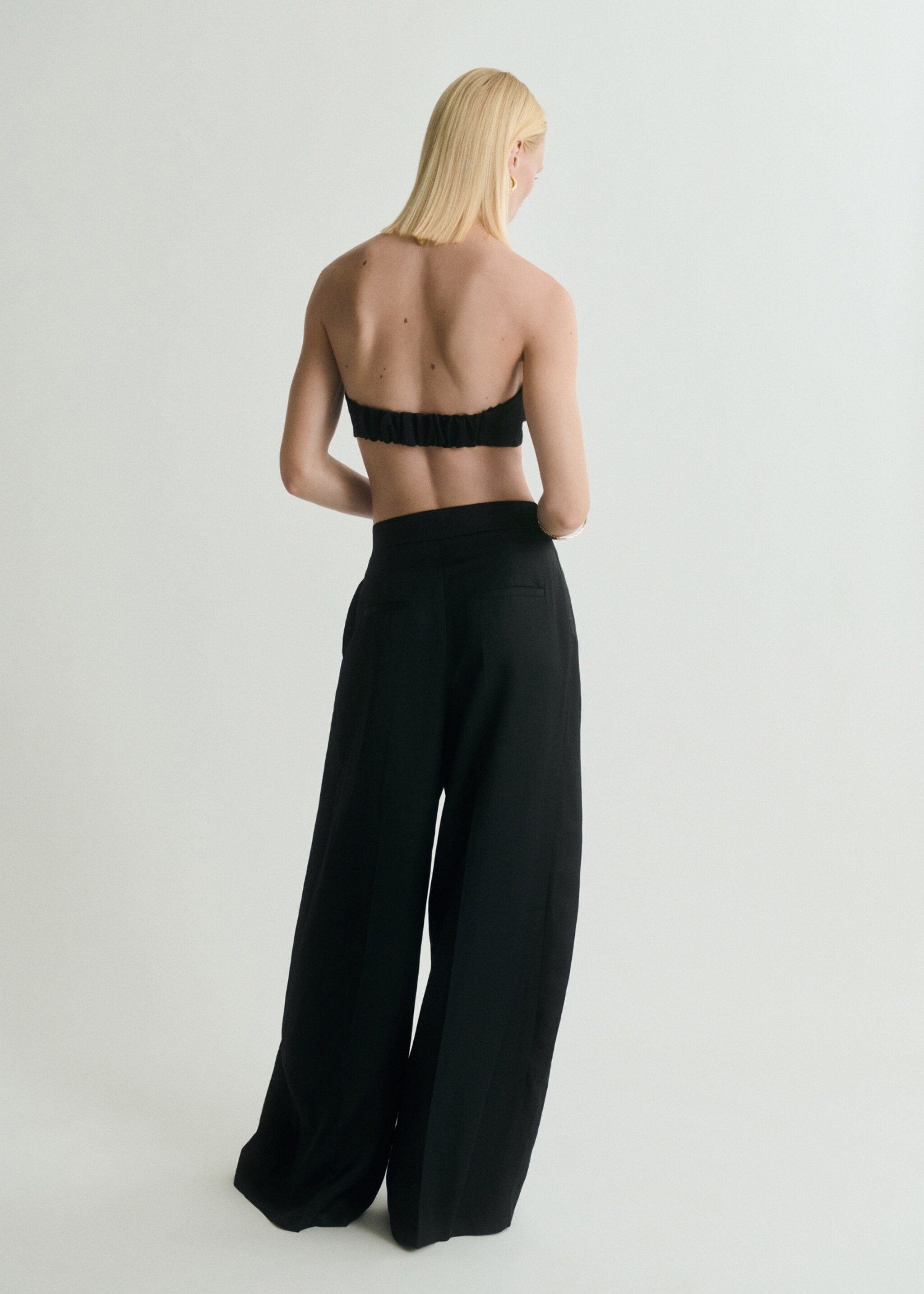 Wideleg pleated trousers - Reverse of the article