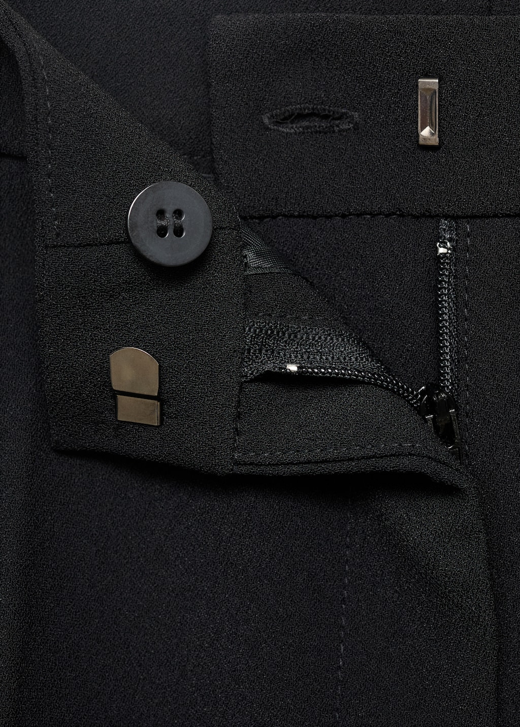 Straight mid-rise shorts