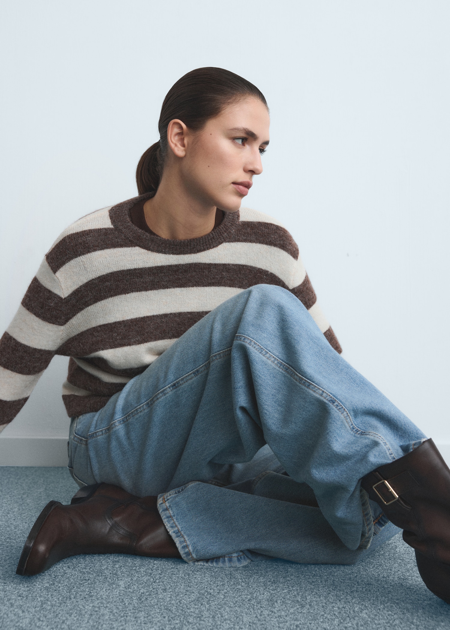 High-waisted wide-leg jeans