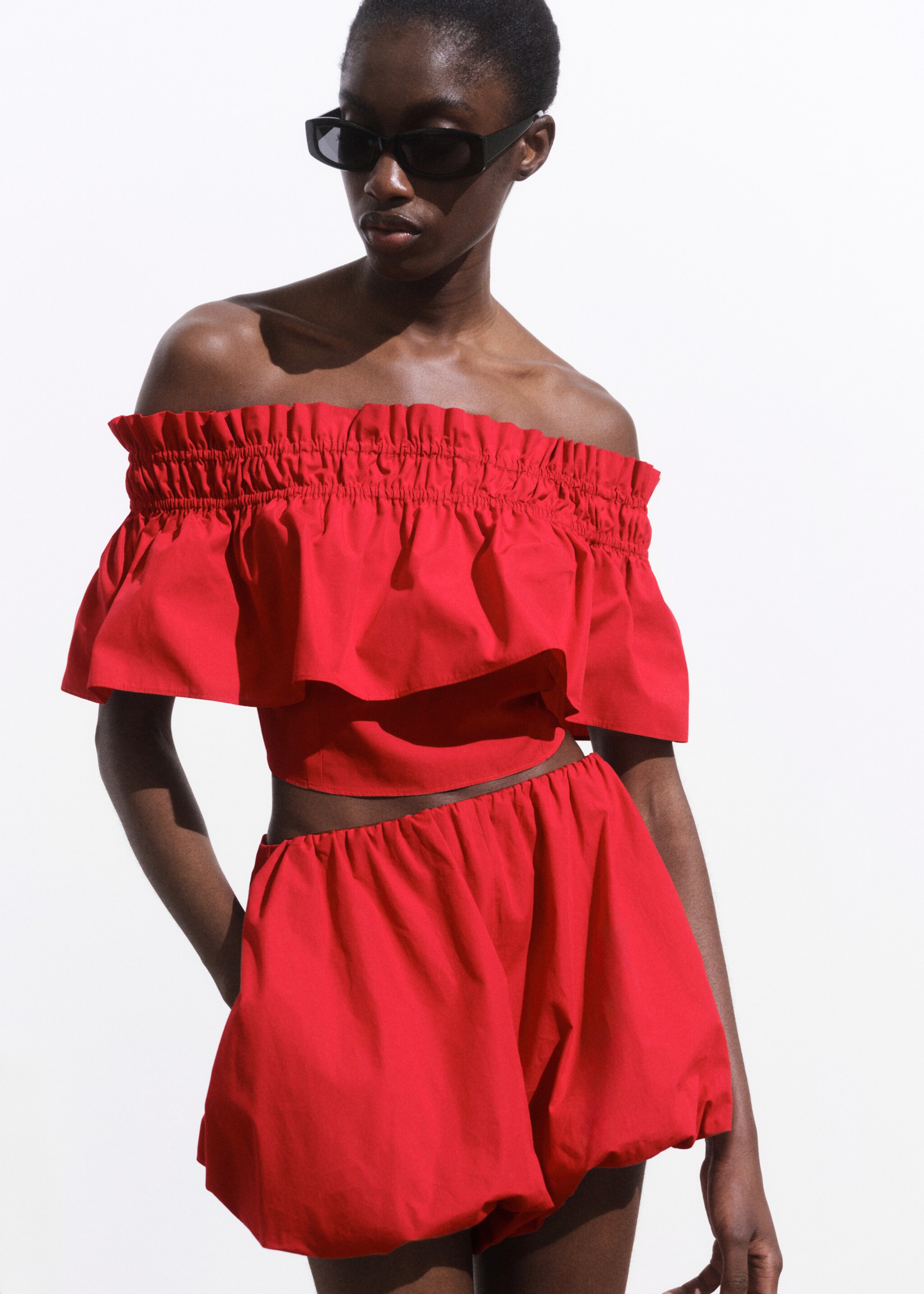 Strapless top with ruffle - Details of the article 2