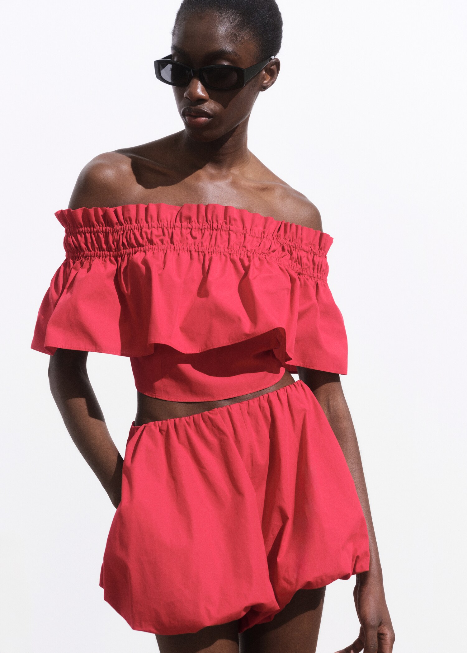 Strapless top with ruffle - Details of the article 2