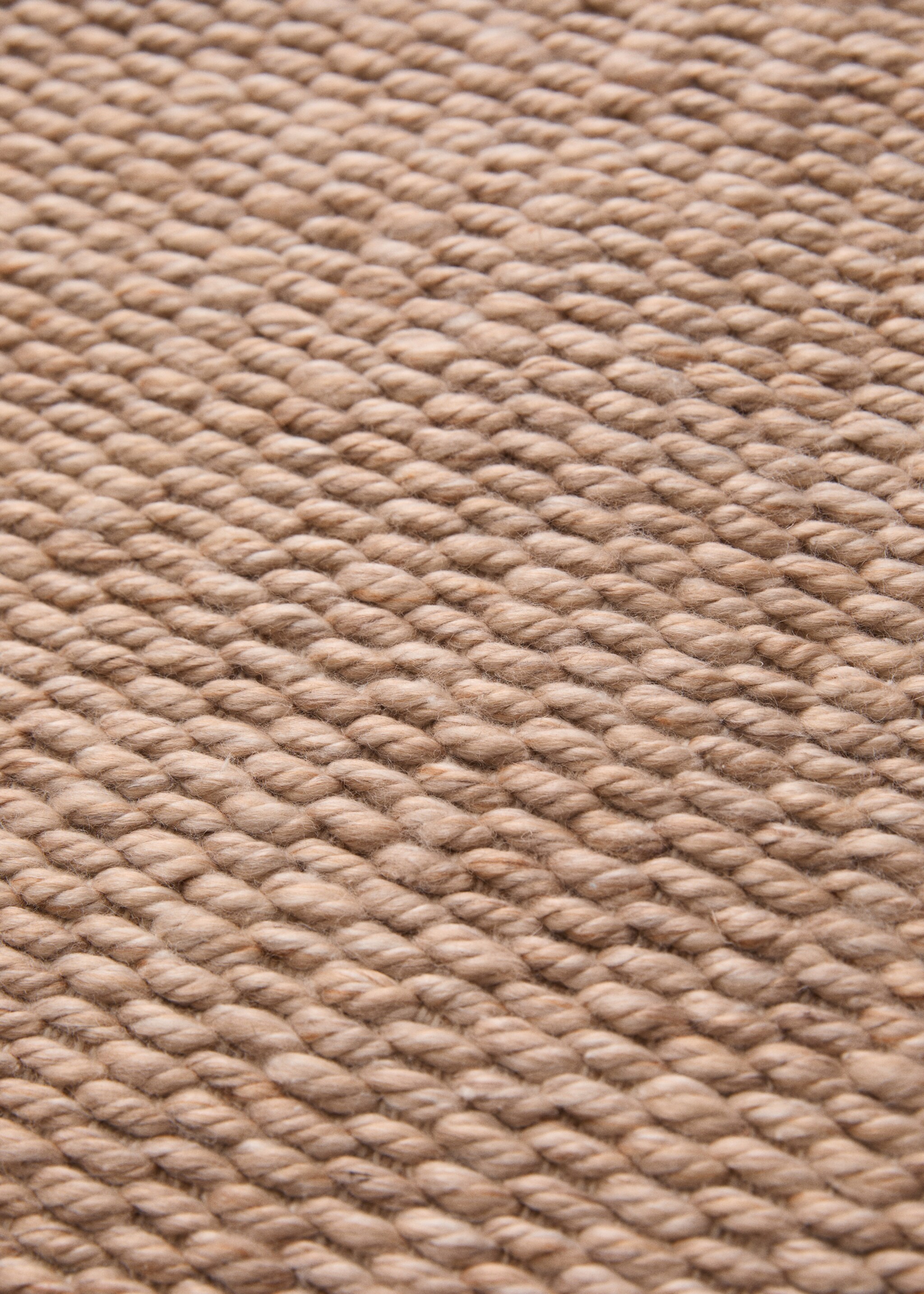 Textured rug with fringes - Details of the article 2, Sand. Ref: 17091283-00.