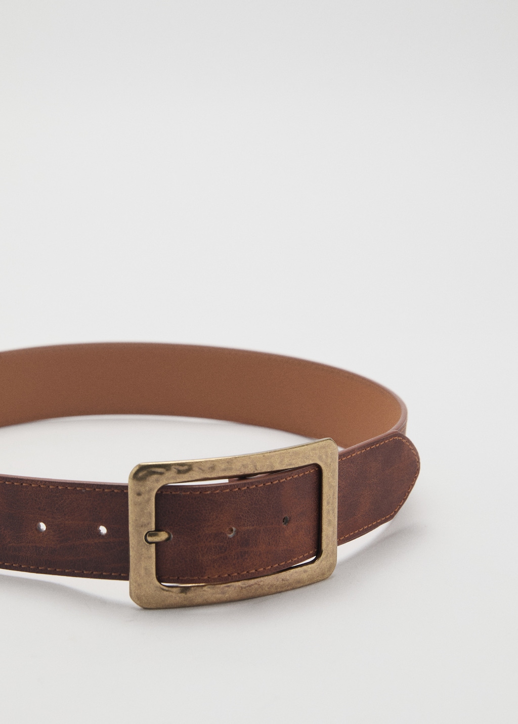 Textured square buckle belt