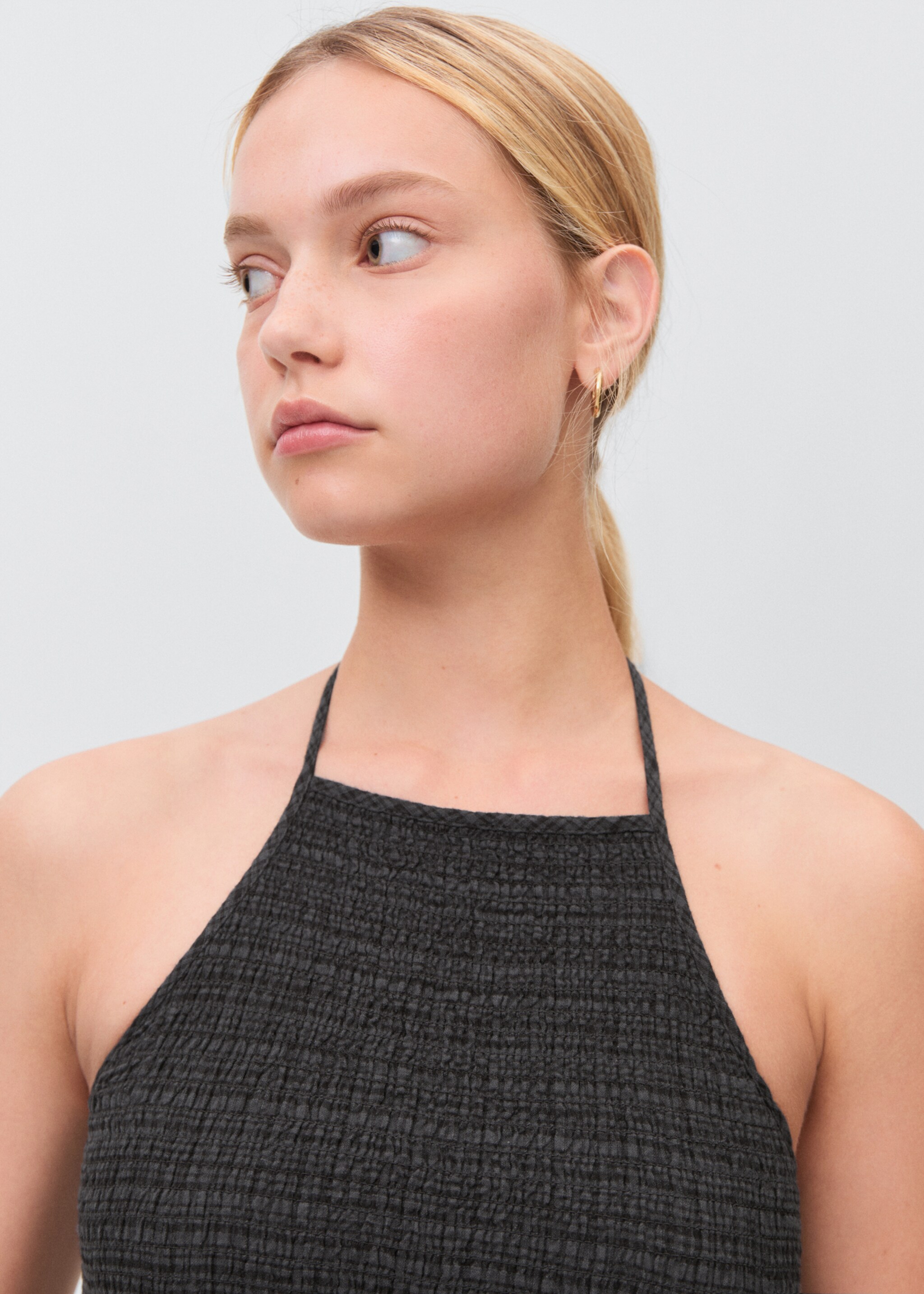 Long halter-neck dress - Details of the article 1