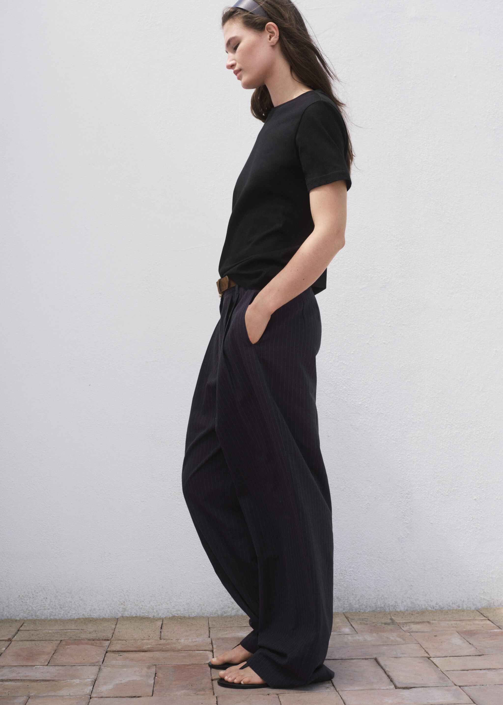 Cotton short-sleeved t-shirt - Details of the article 2