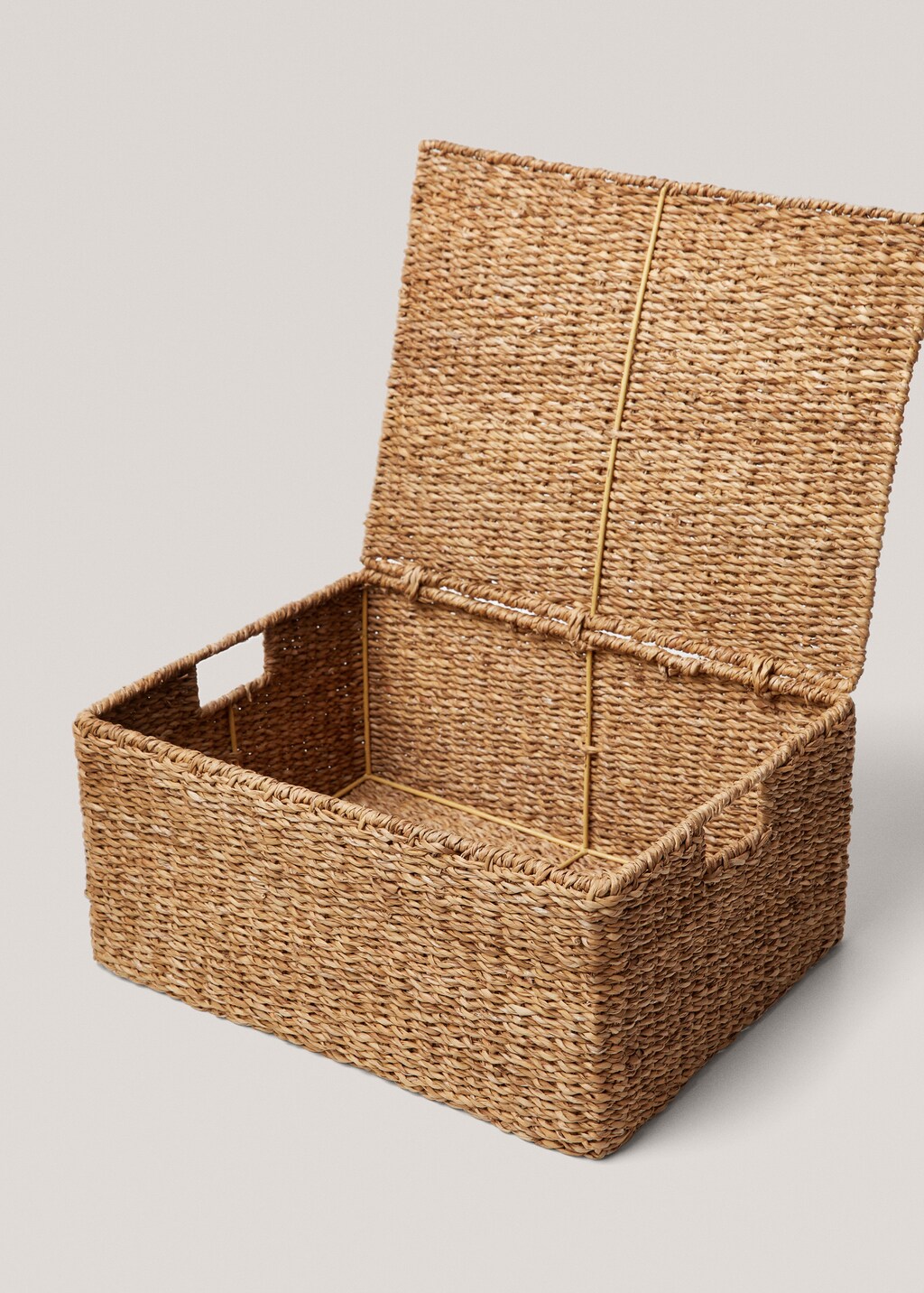 Small braided basket with handles
