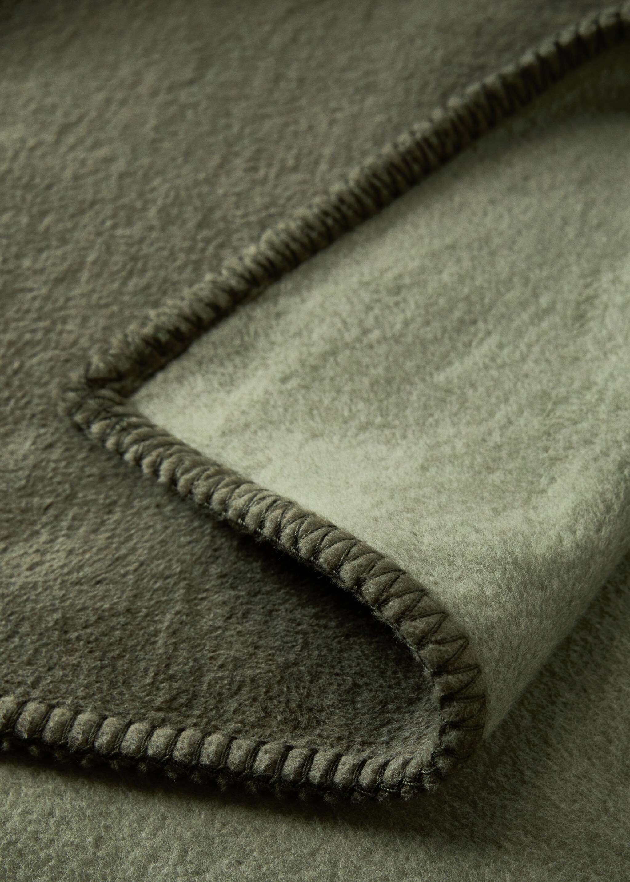 Double-sided polar fleece cotton blanket - Details of the article 2, Green. Ref: 17091528-00.