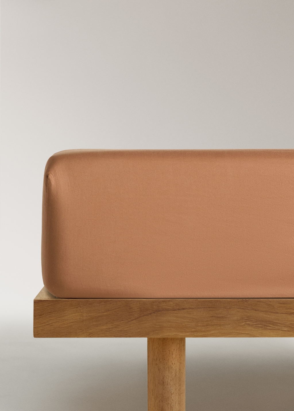 Washed cotton satin fitted sheet for 135 cm bed