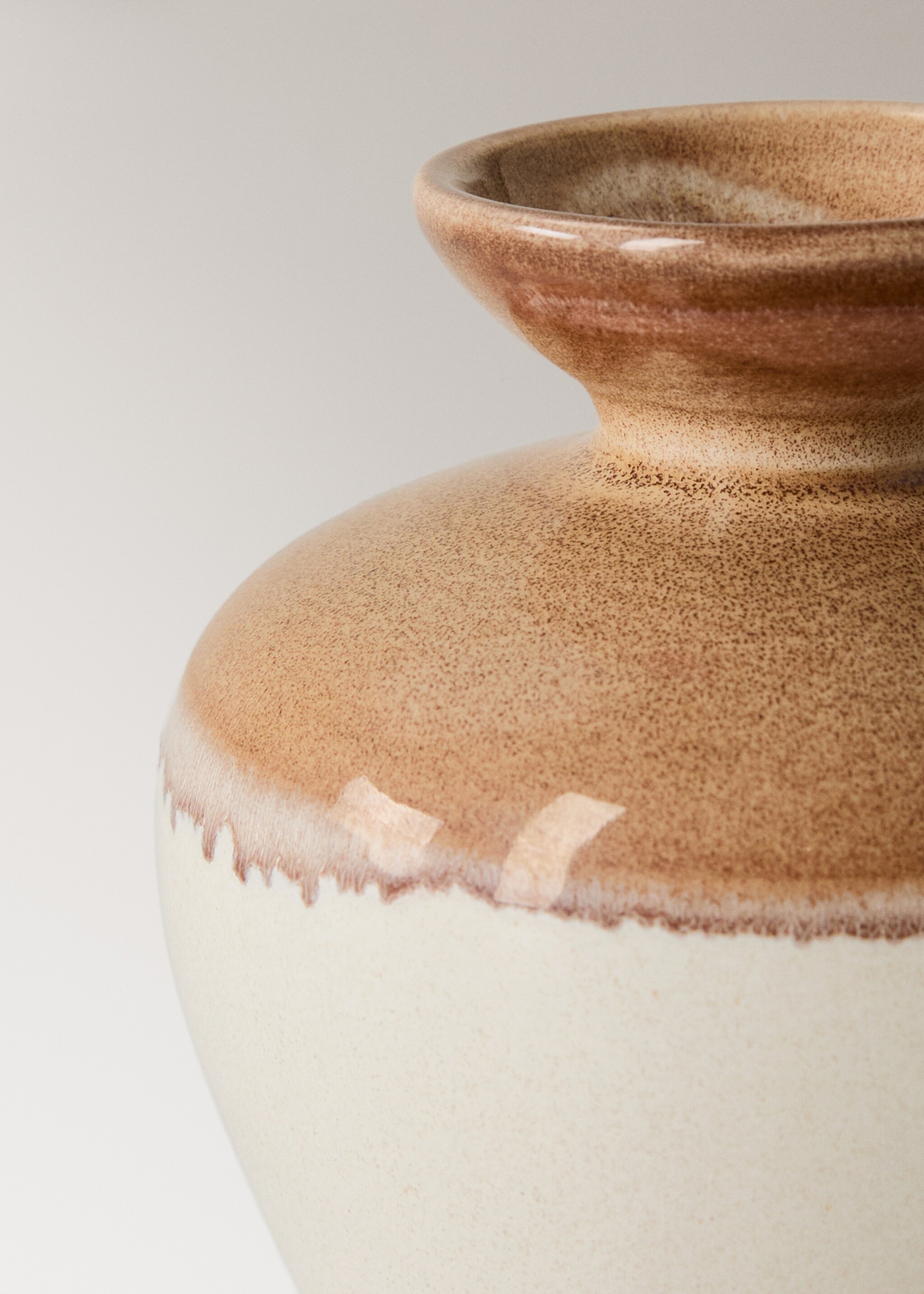 Small stoneware vase - Details of the article 1