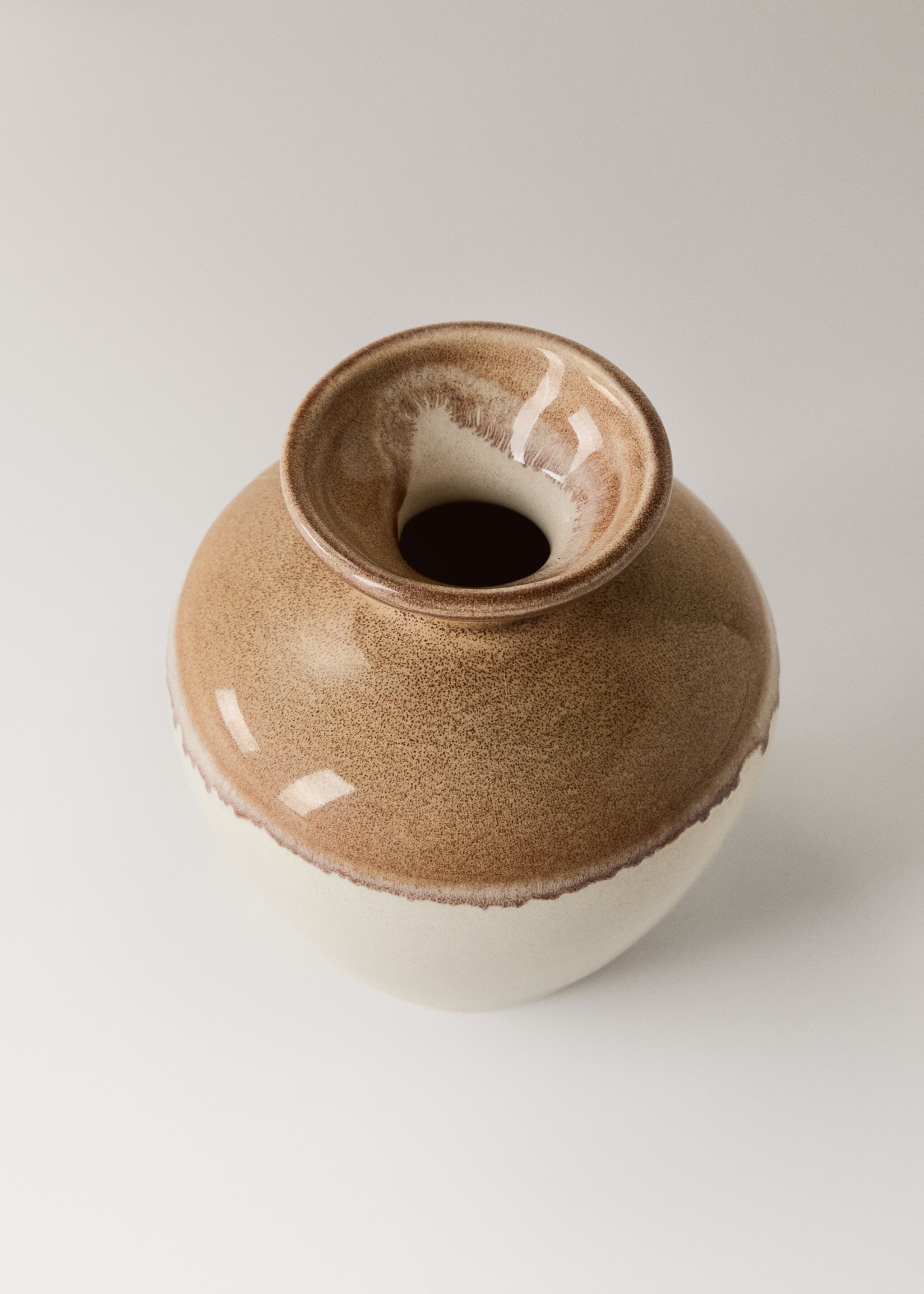 Small stoneware vase - Details of the article 2