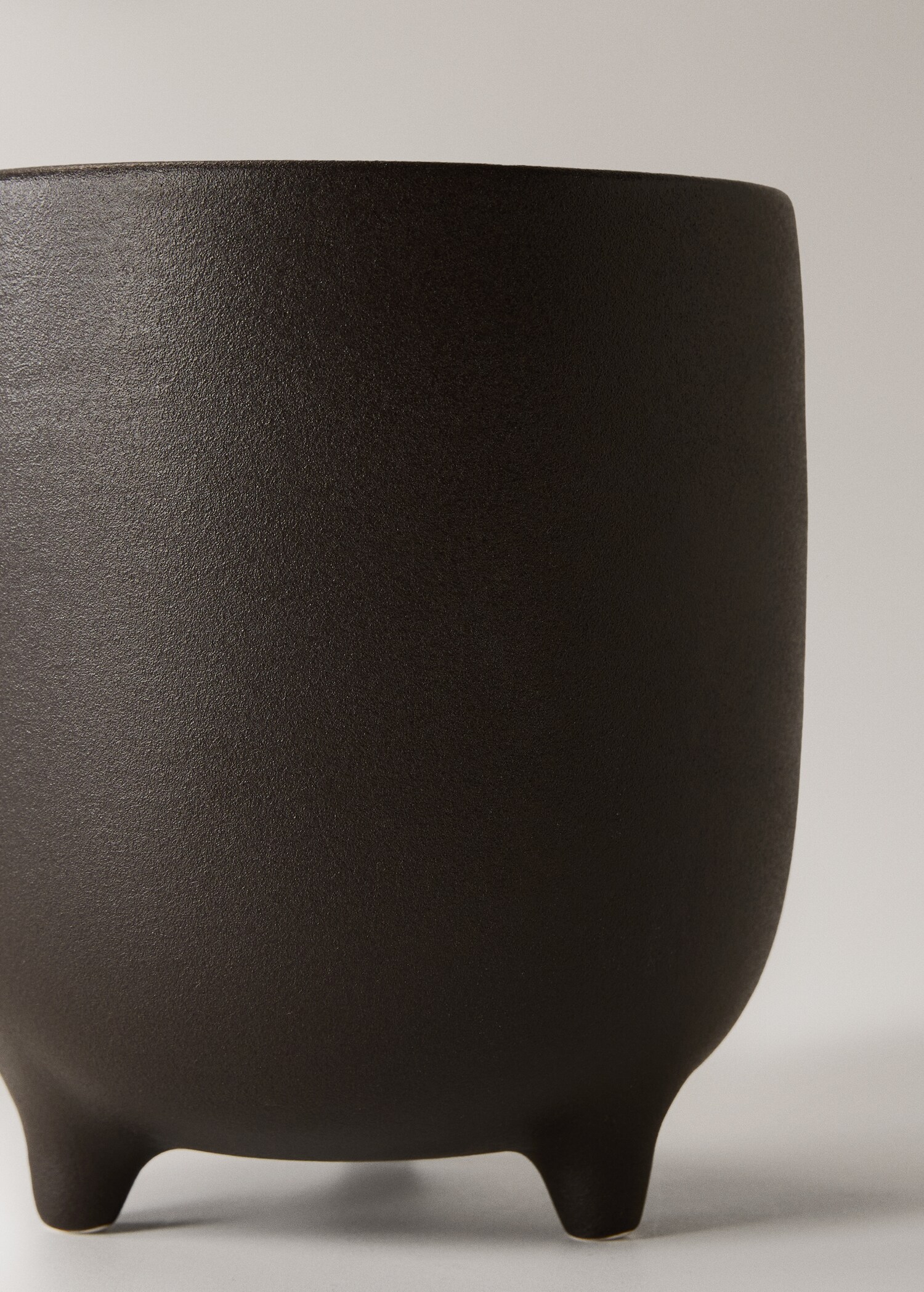 Mittlerer Blumentopf aus Gres mit matter Oberfläche - Detail des Artikels 2