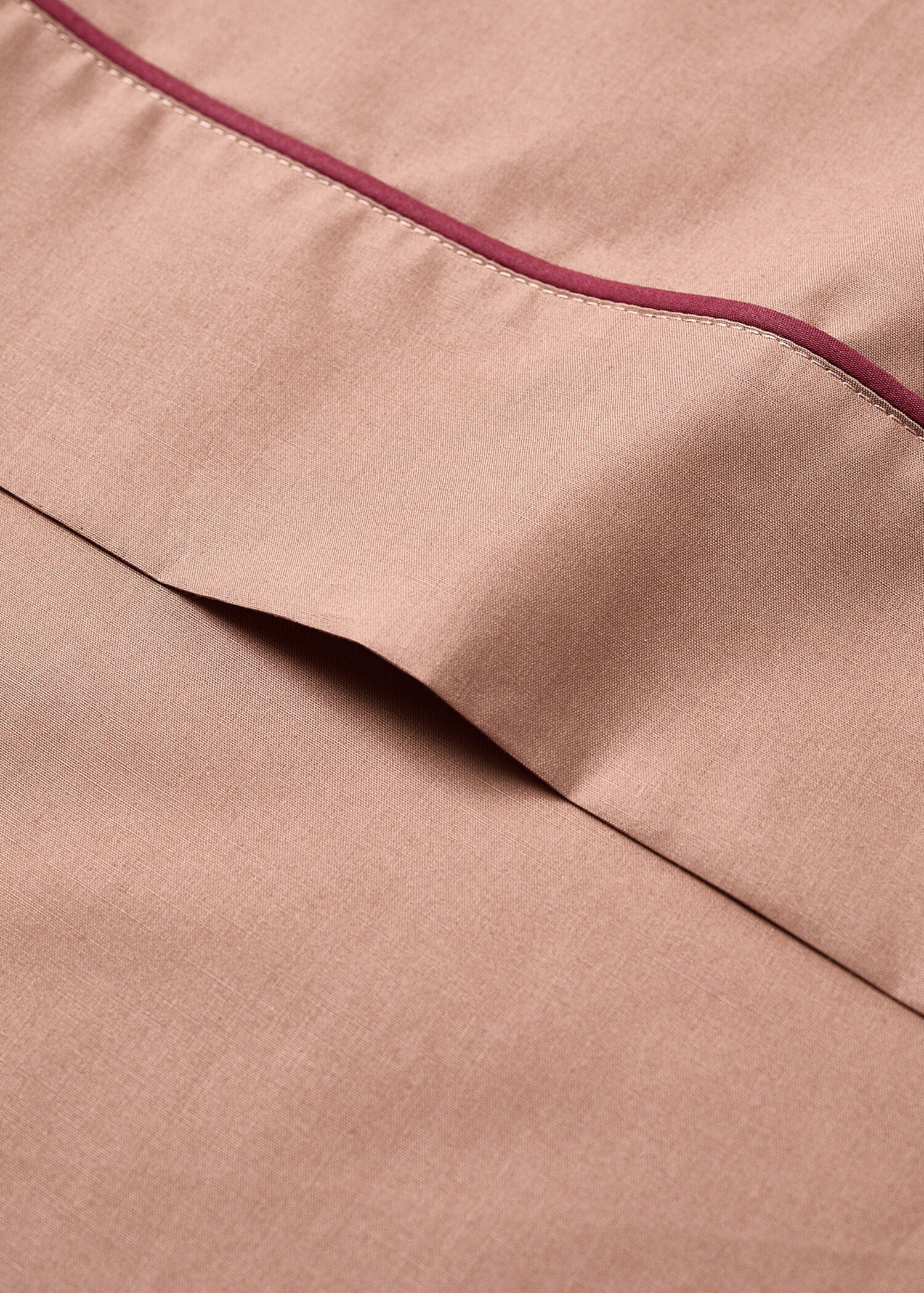 Reversible percale cotton top sheet with contrasting piping for cot - Details of the article 1