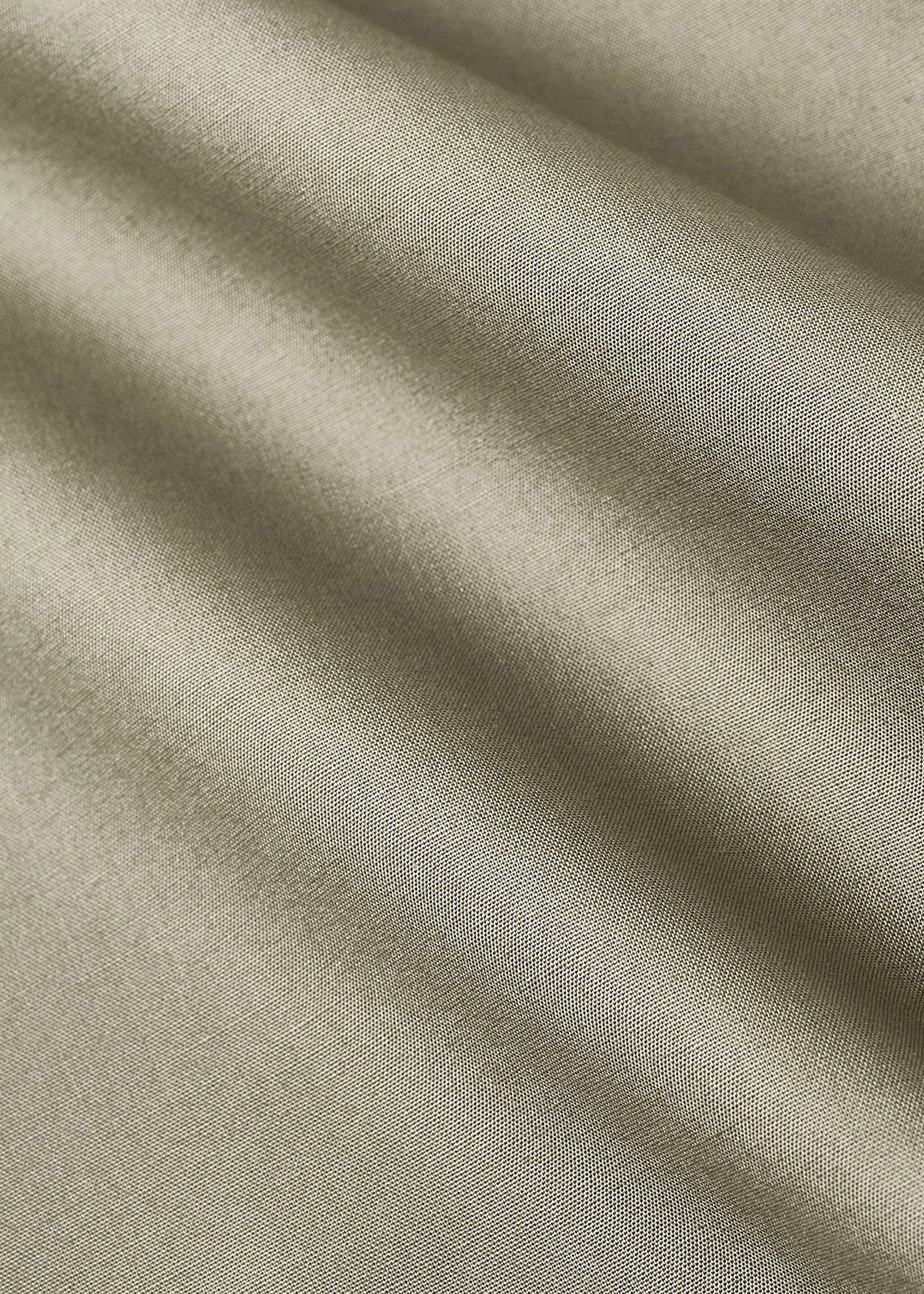 Reversible percale cotton top sheet with contrasting piping for cot - Details of the article 2, Olive Green. Ref: 17091544-00.
