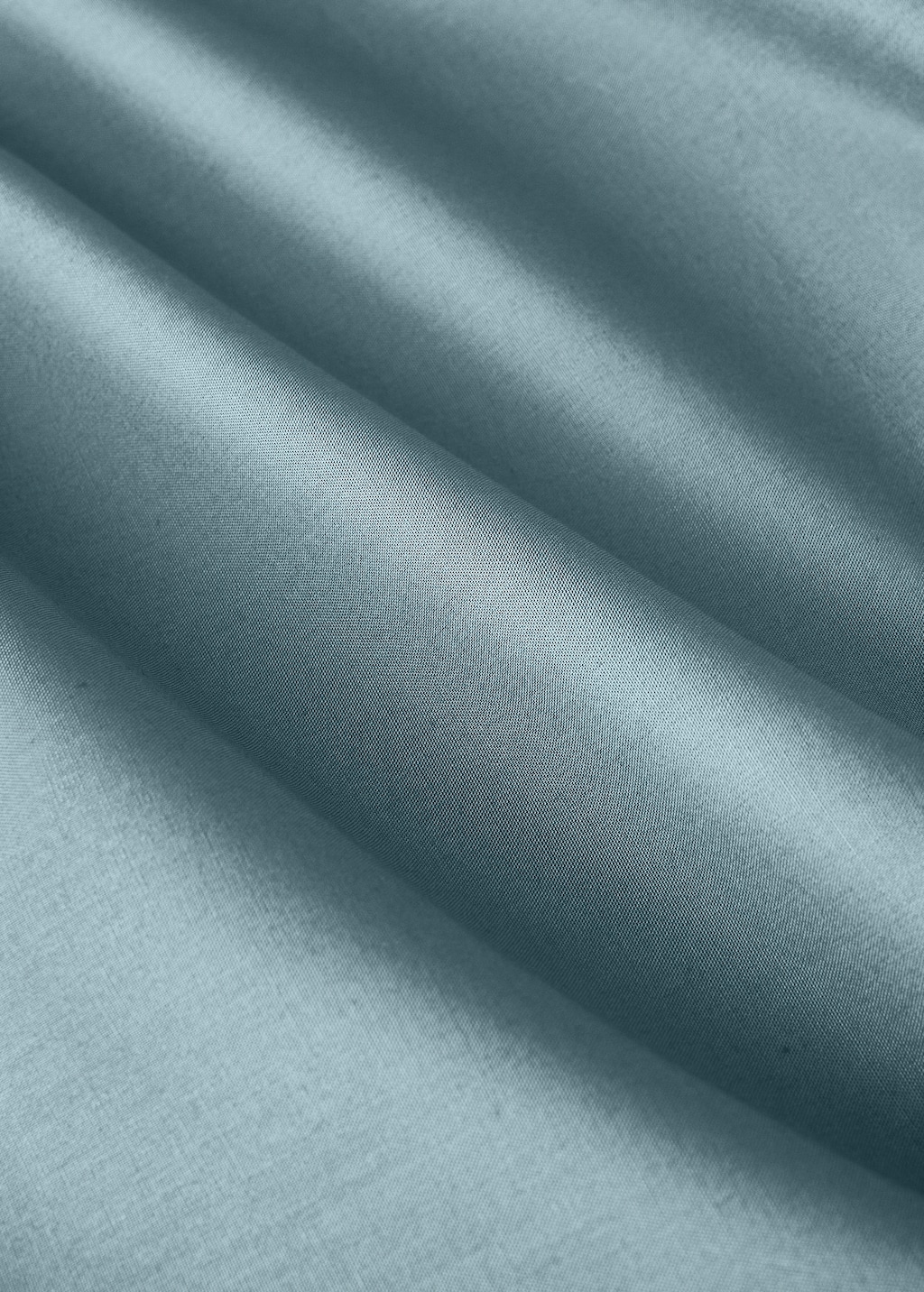 Reversible percale cotton top sheet with contrasting piping for cot